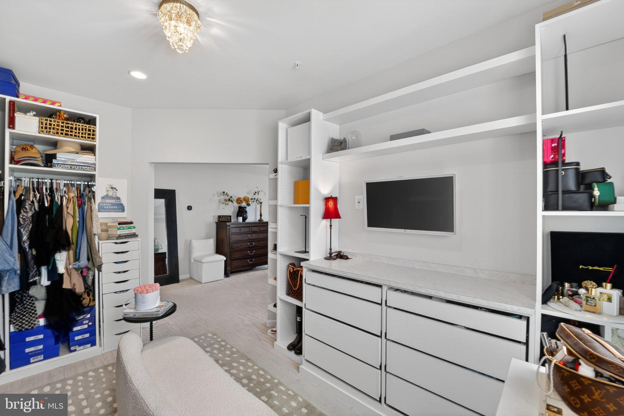 MARLBORO RIDGE - Residential