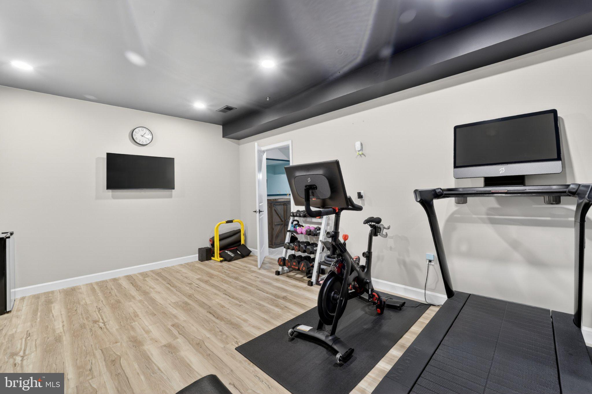 MARLBORO RIDGE - Residential