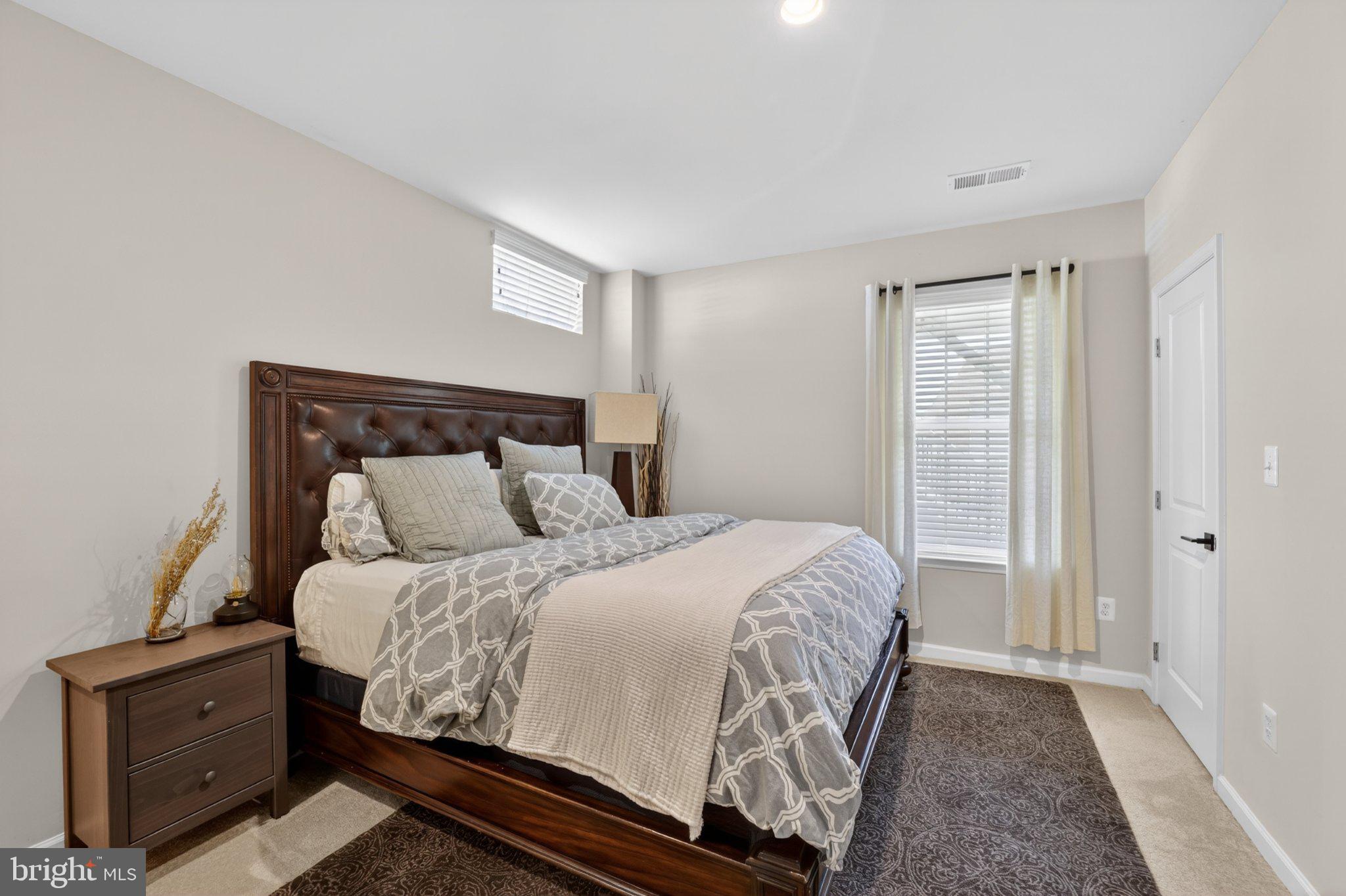 MARLBORO RIDGE - Residential