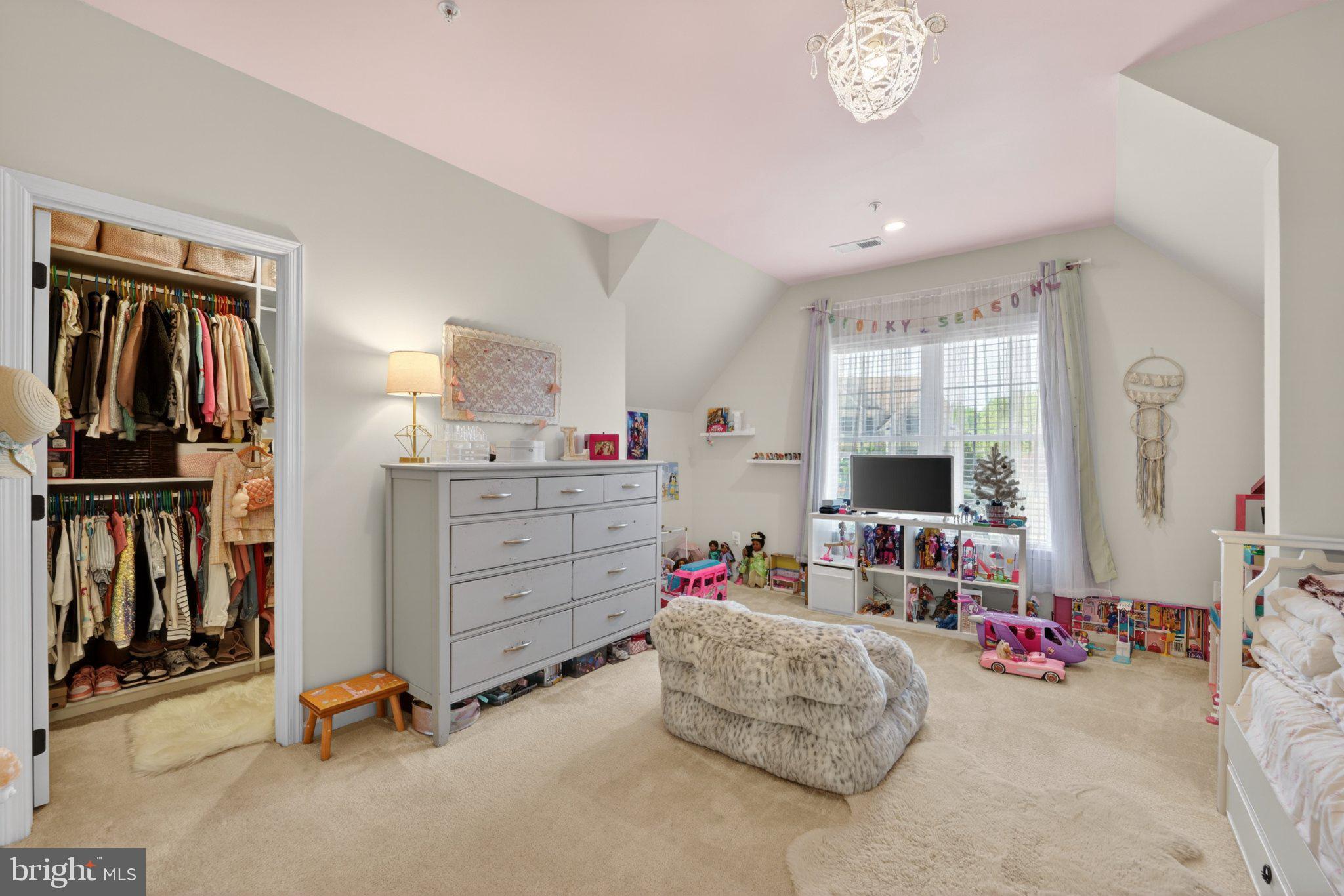 MARLBORO RIDGE - Residential