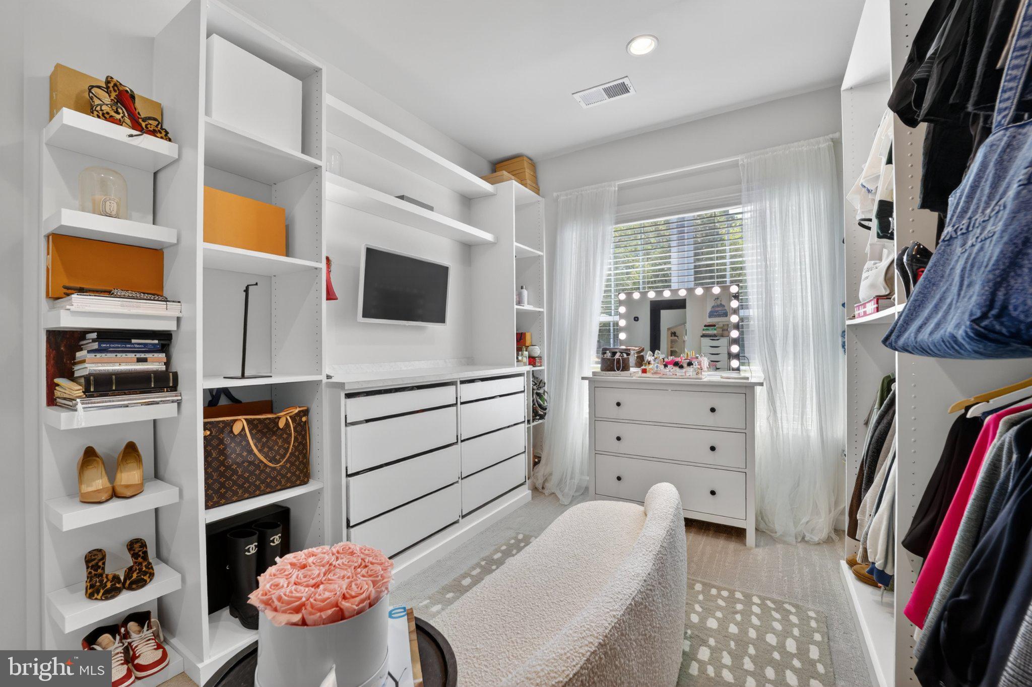 MARLBORO RIDGE - Residential