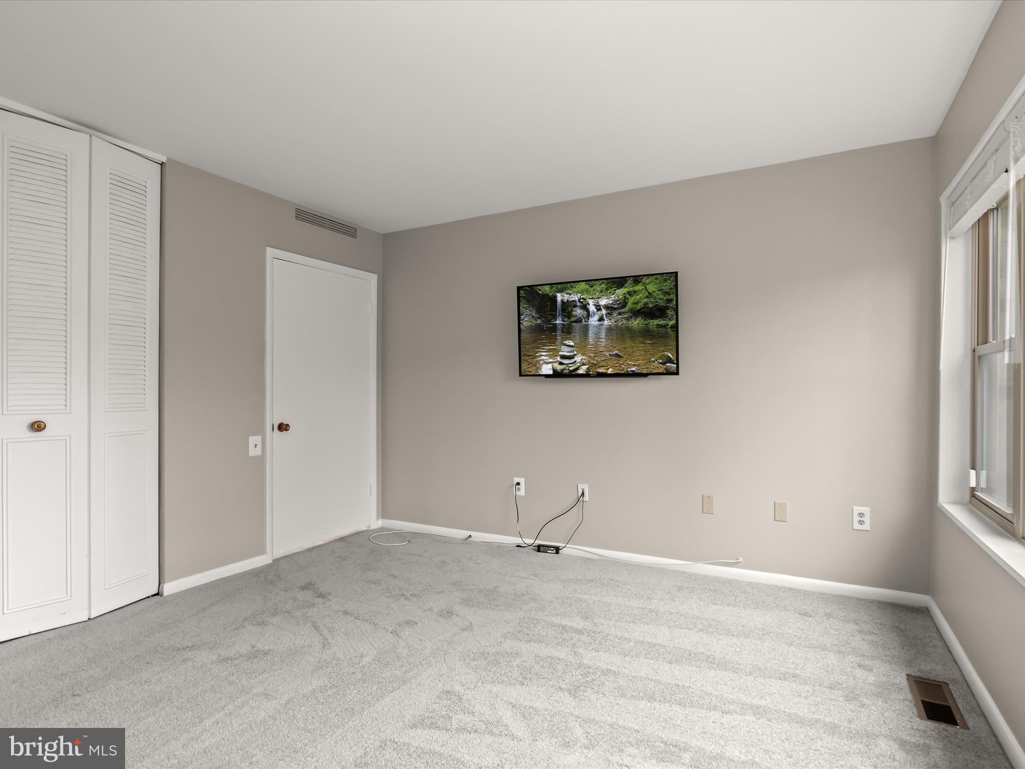 LEISURE WORLD - Residential