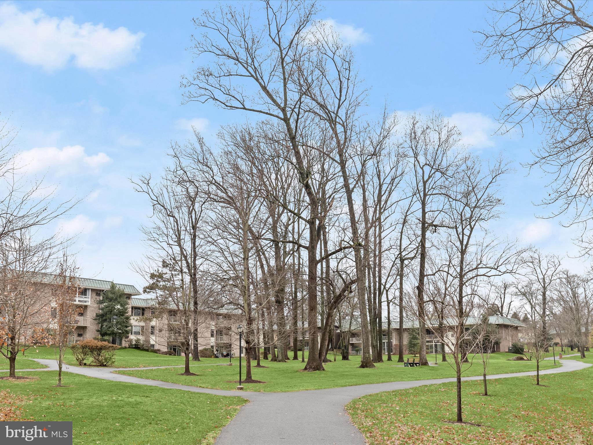 LEISURE WORLD - Residential