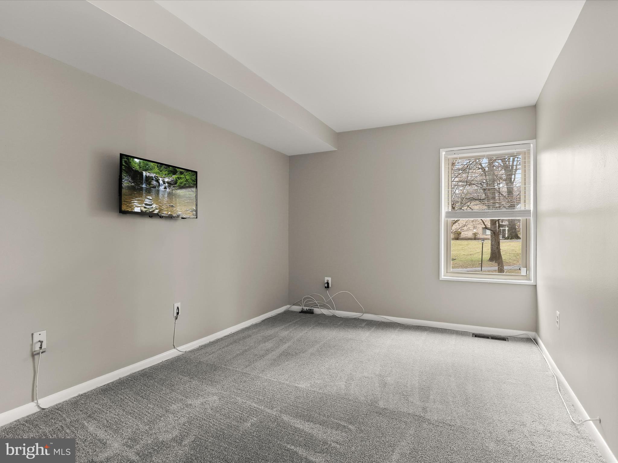 LEISURE WORLD - Residential