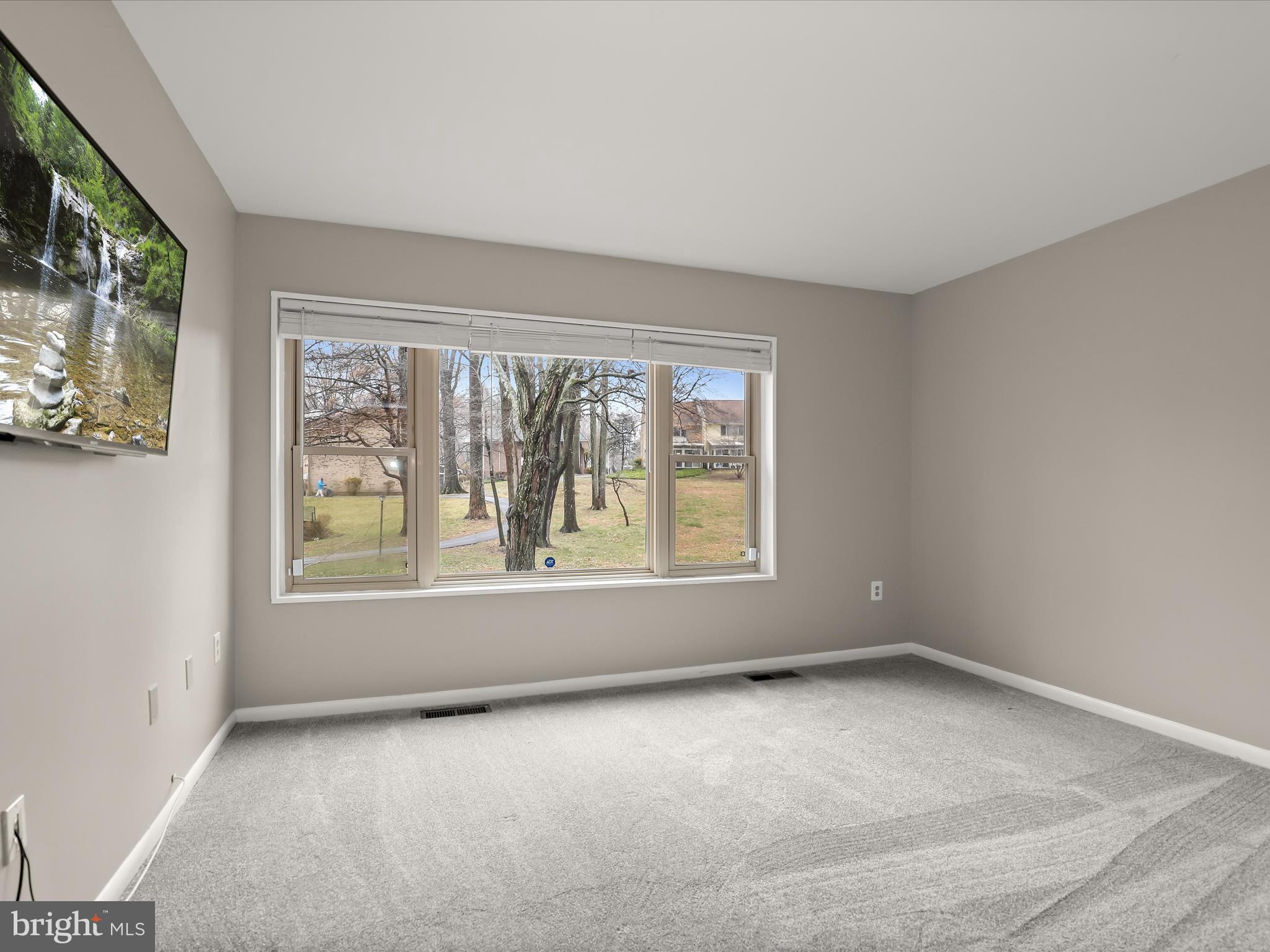 LEISURE WORLD - Residential