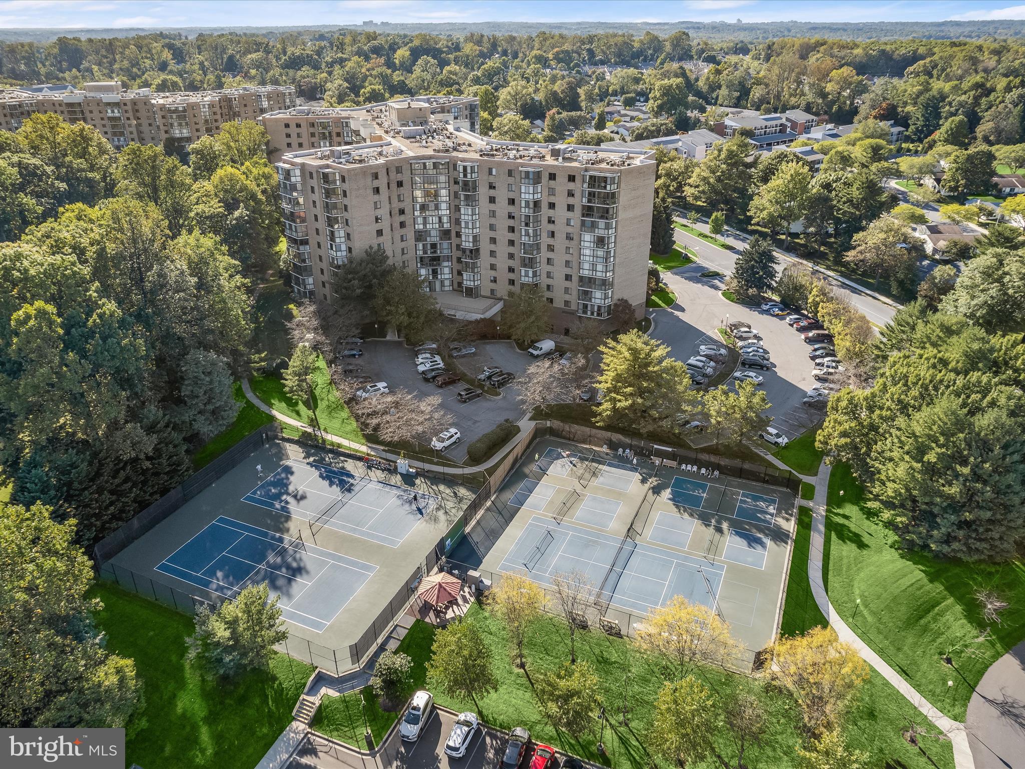 LEISURE WORLD - Residential