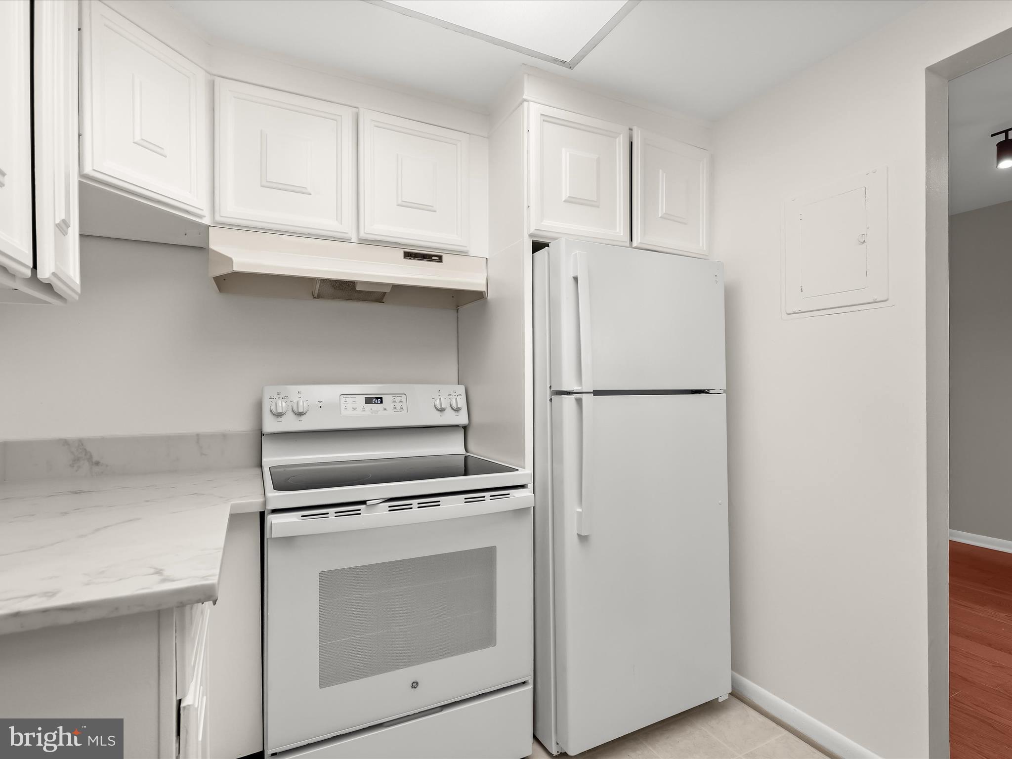 LEISURE WORLD - Residential