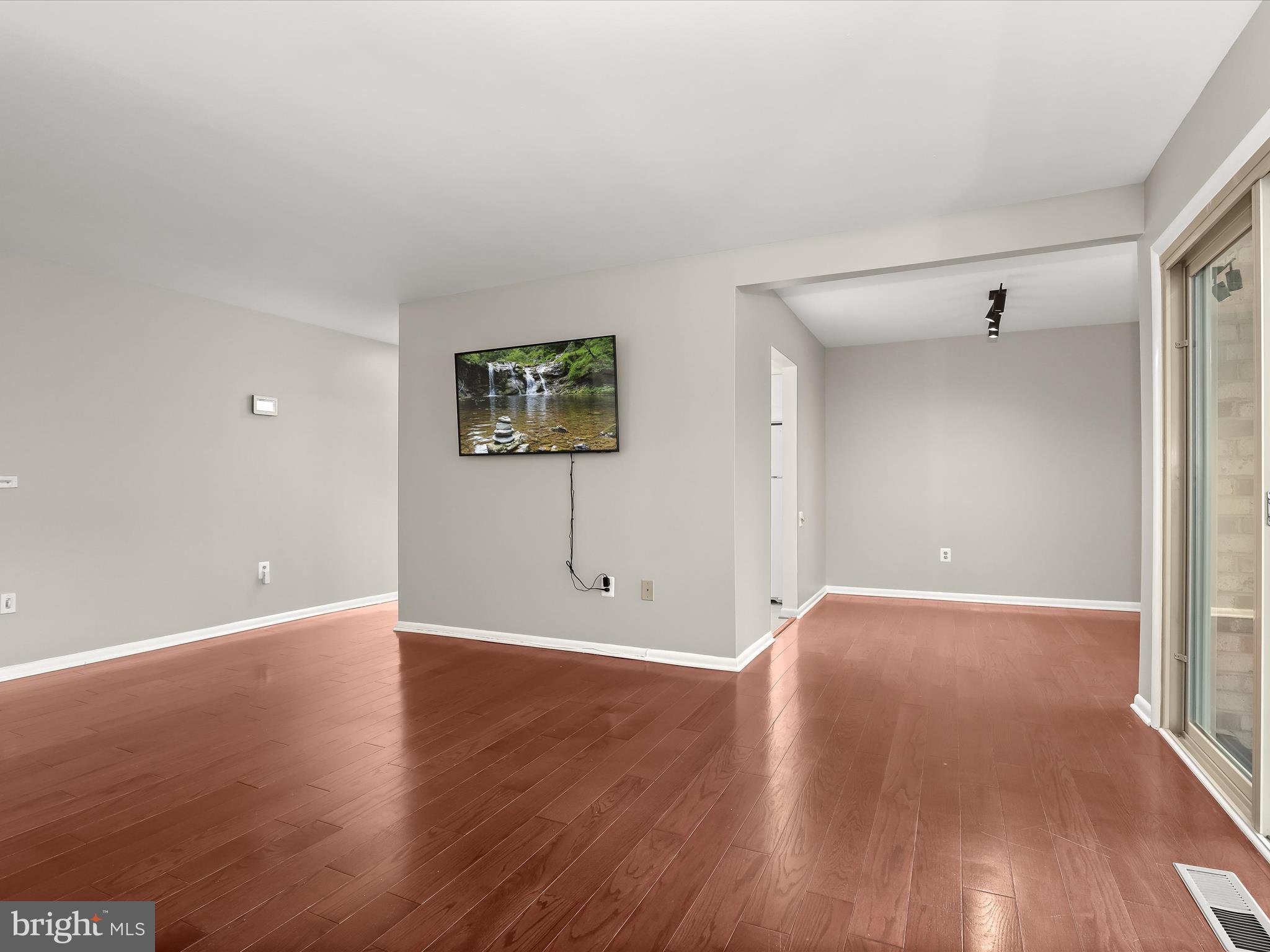 LEISURE WORLD - Residential