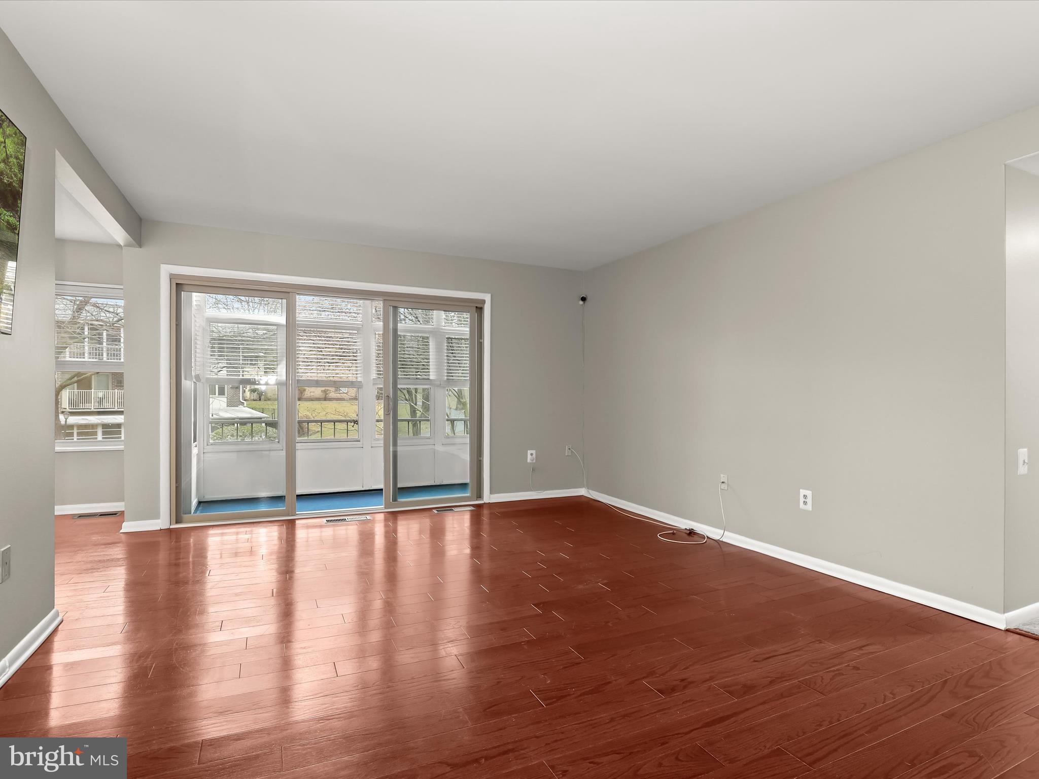 LEISURE WORLD - Residential