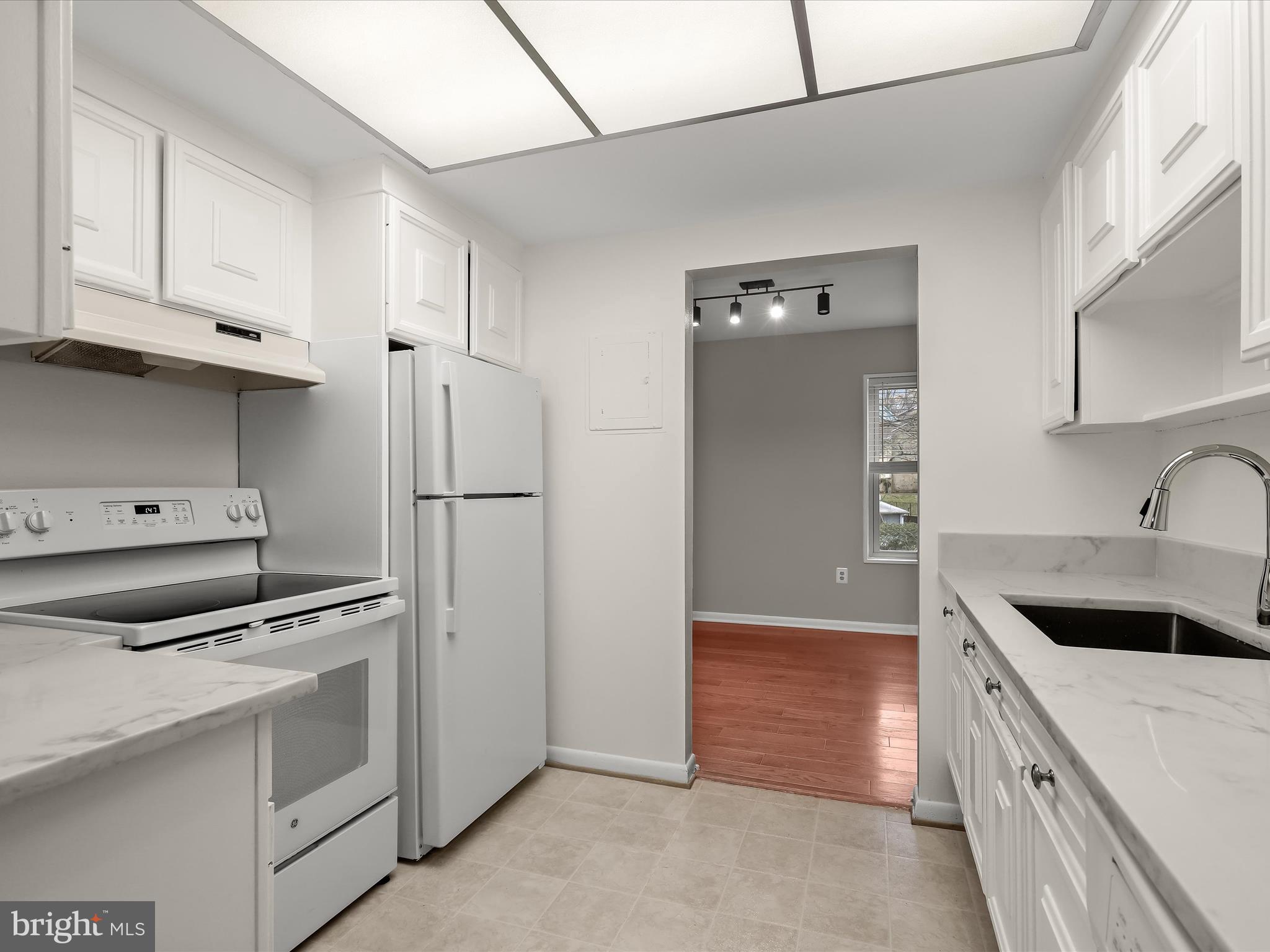 LEISURE WORLD - Residential