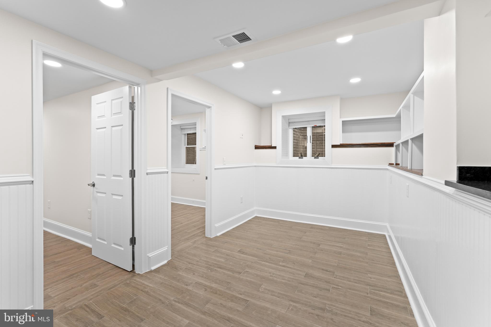 LAYHILL VILLAGE EAST - Residential