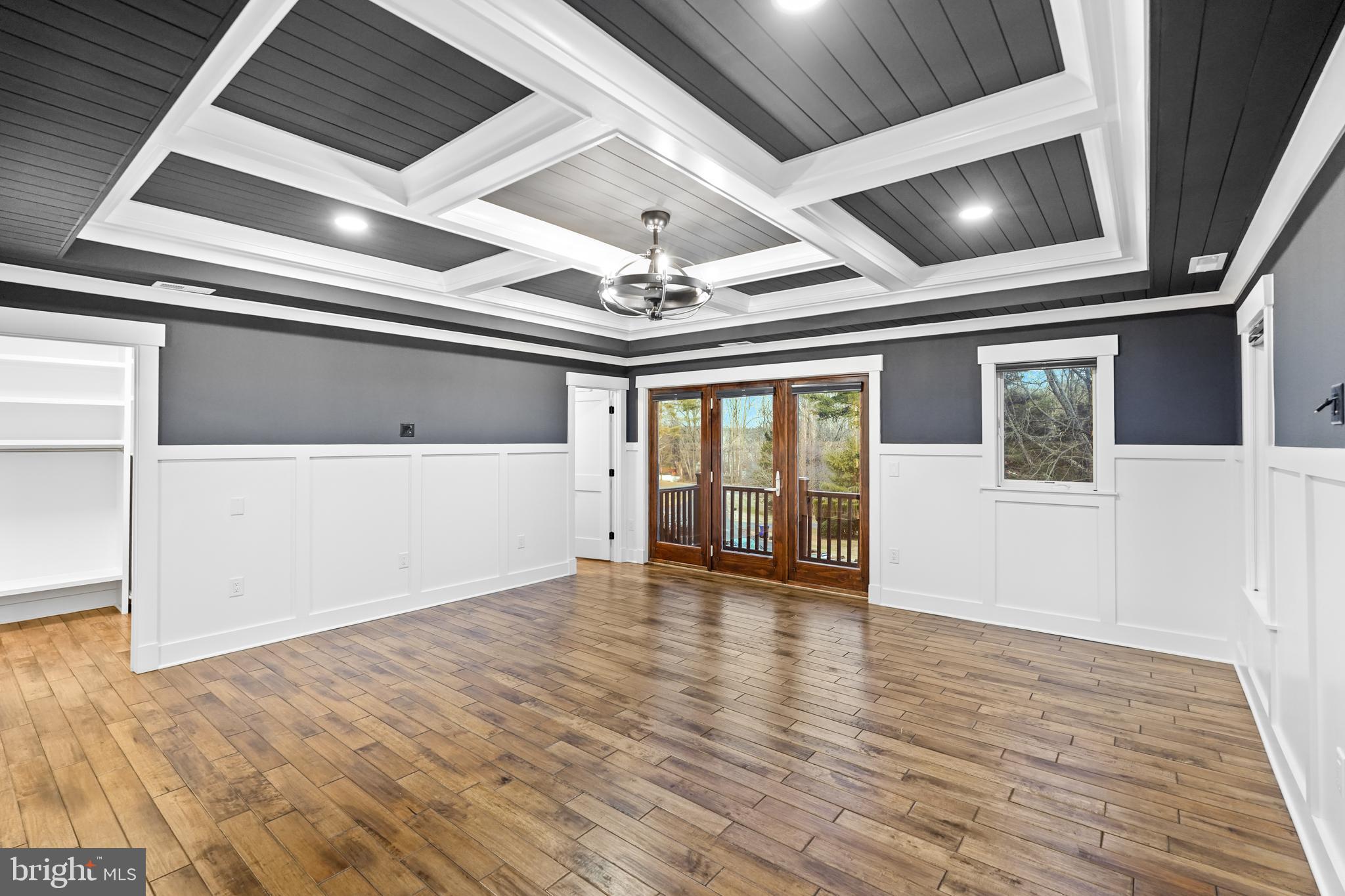 LAYHILL VILLAGE EAST - Residential