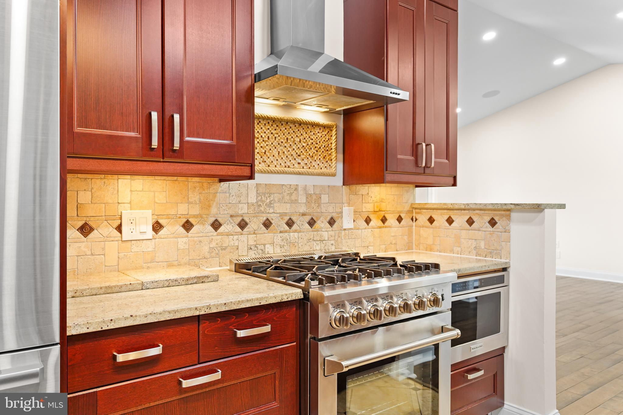 LAYHILL VILLAGE EAST - Residential