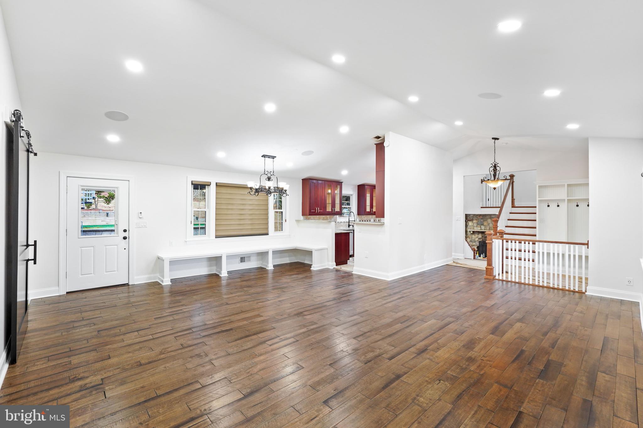 LAYHILL VILLAGE EAST - Residential