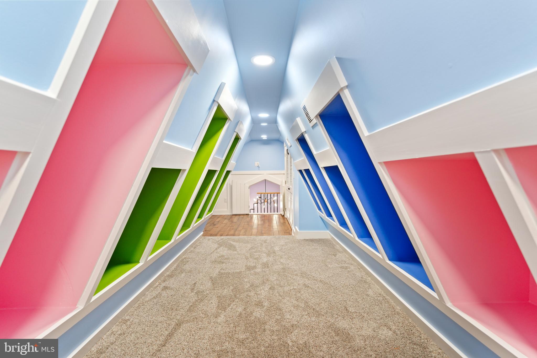 LAYHILL VILLAGE EAST - Residential