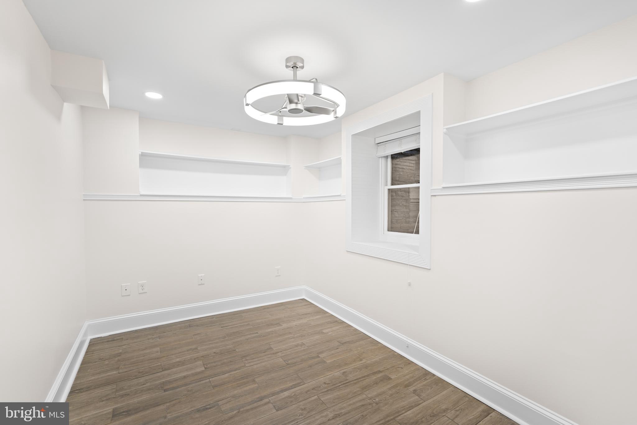 LAYHILL VILLAGE EAST - Residential