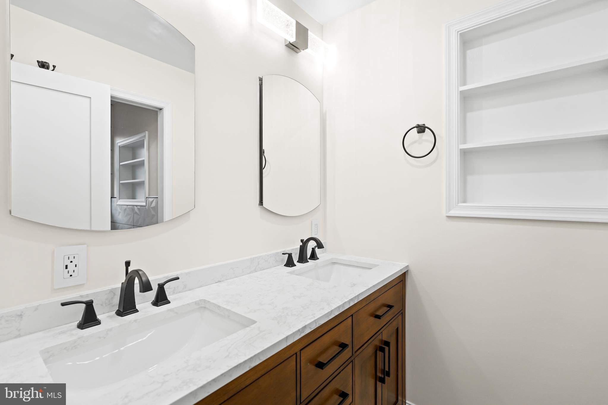 LAYHILL VILLAGE EAST - Residential