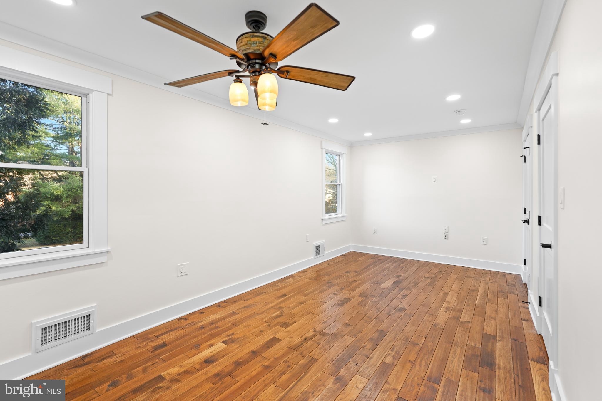 LAYHILL VILLAGE EAST - Residential