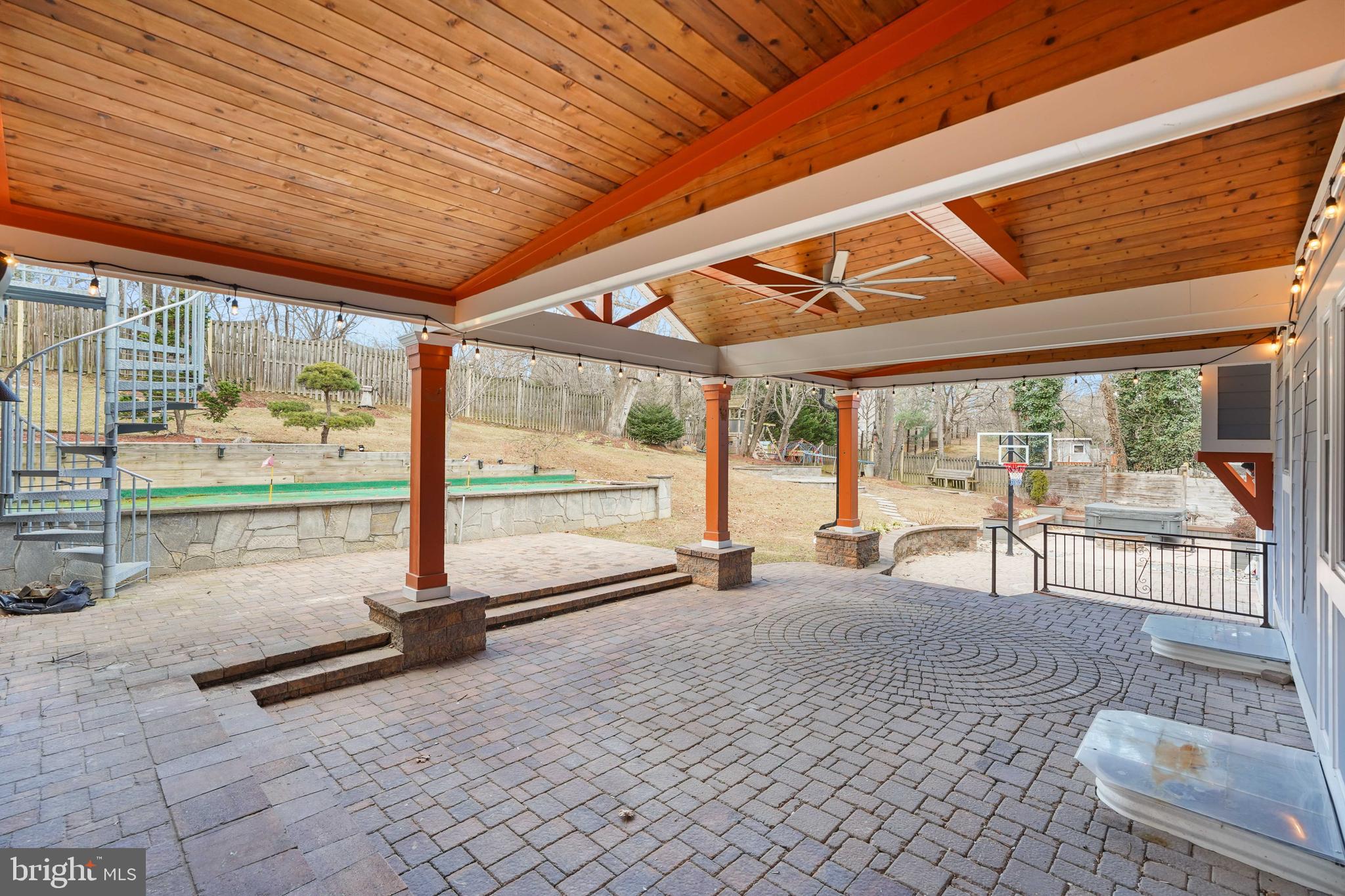 LAYHILL VILLAGE EAST - Residential