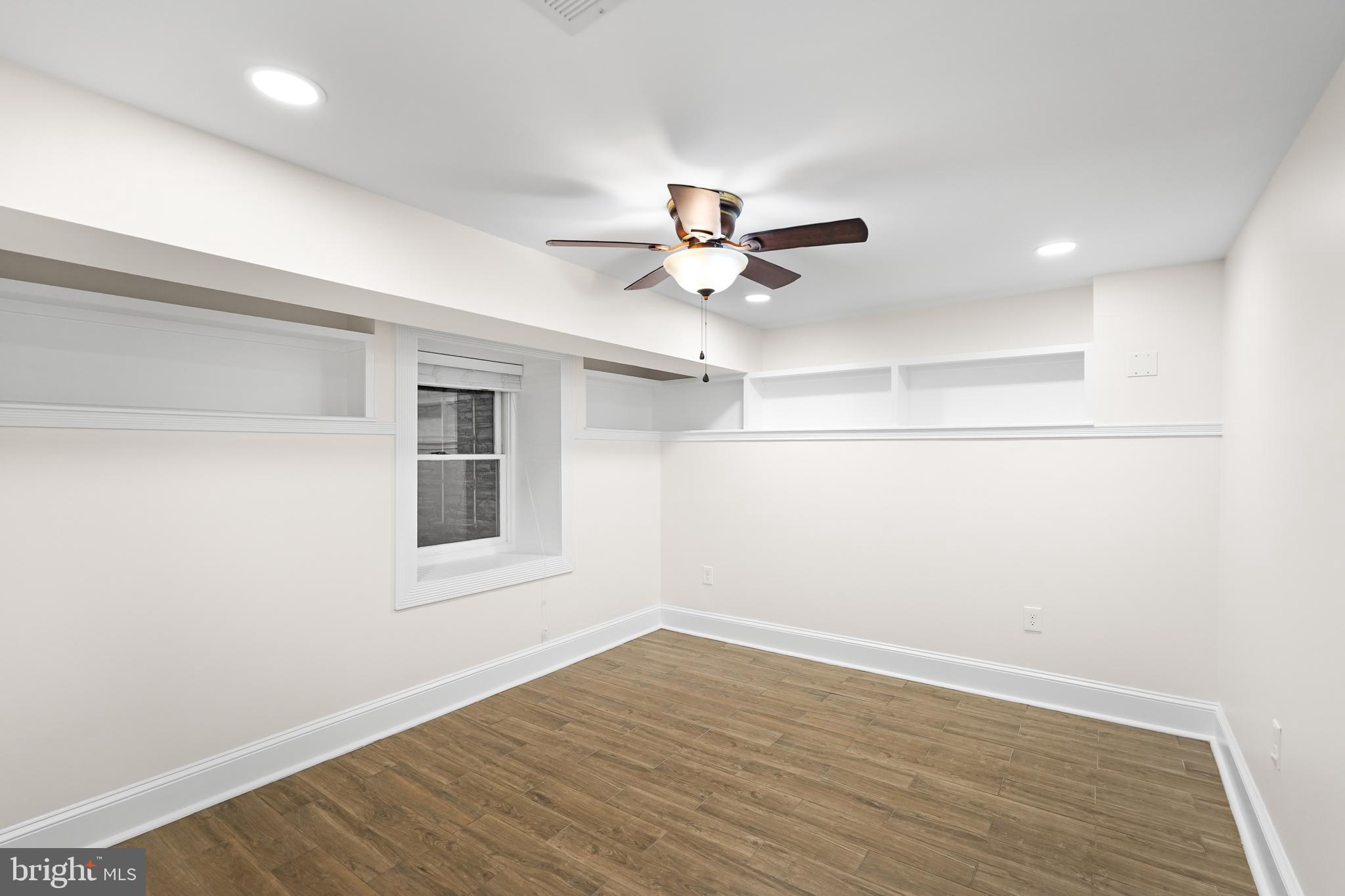 LAYHILL VILLAGE EAST - Residential