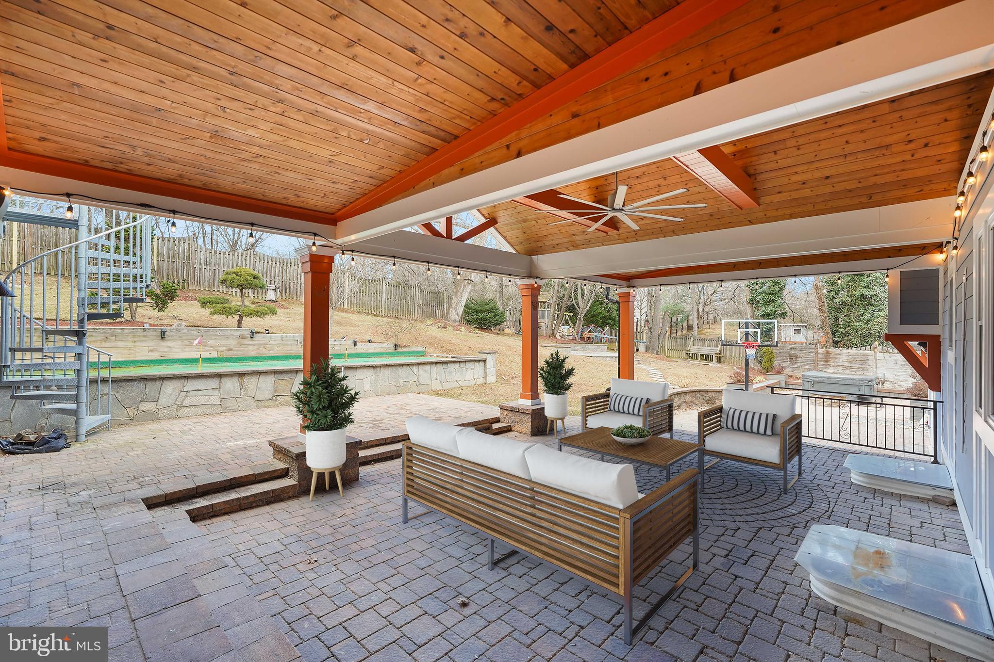 LAYHILL VILLAGE EAST - Residential