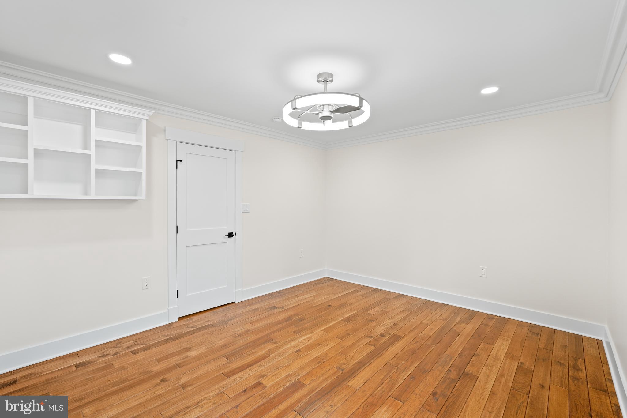 LAYHILL VILLAGE EAST - Residential