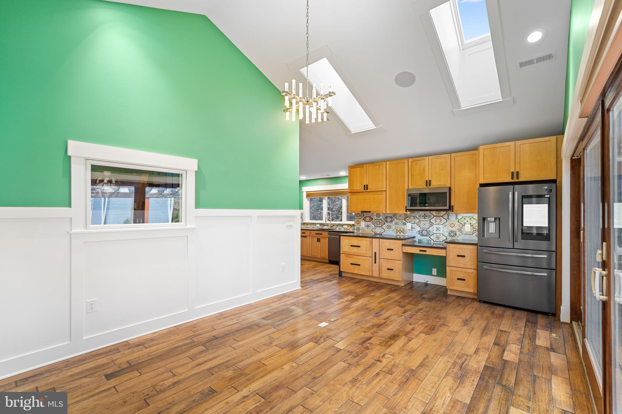 LAYHILL VILLAGE EAST - Residential