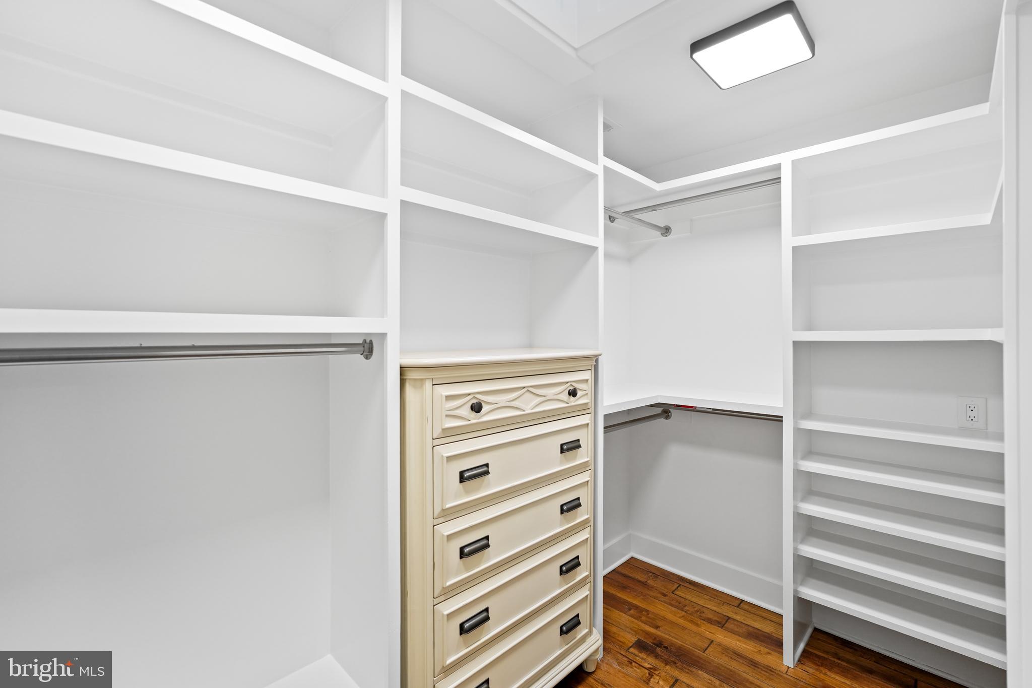 LAYHILL VILLAGE EAST - Residential