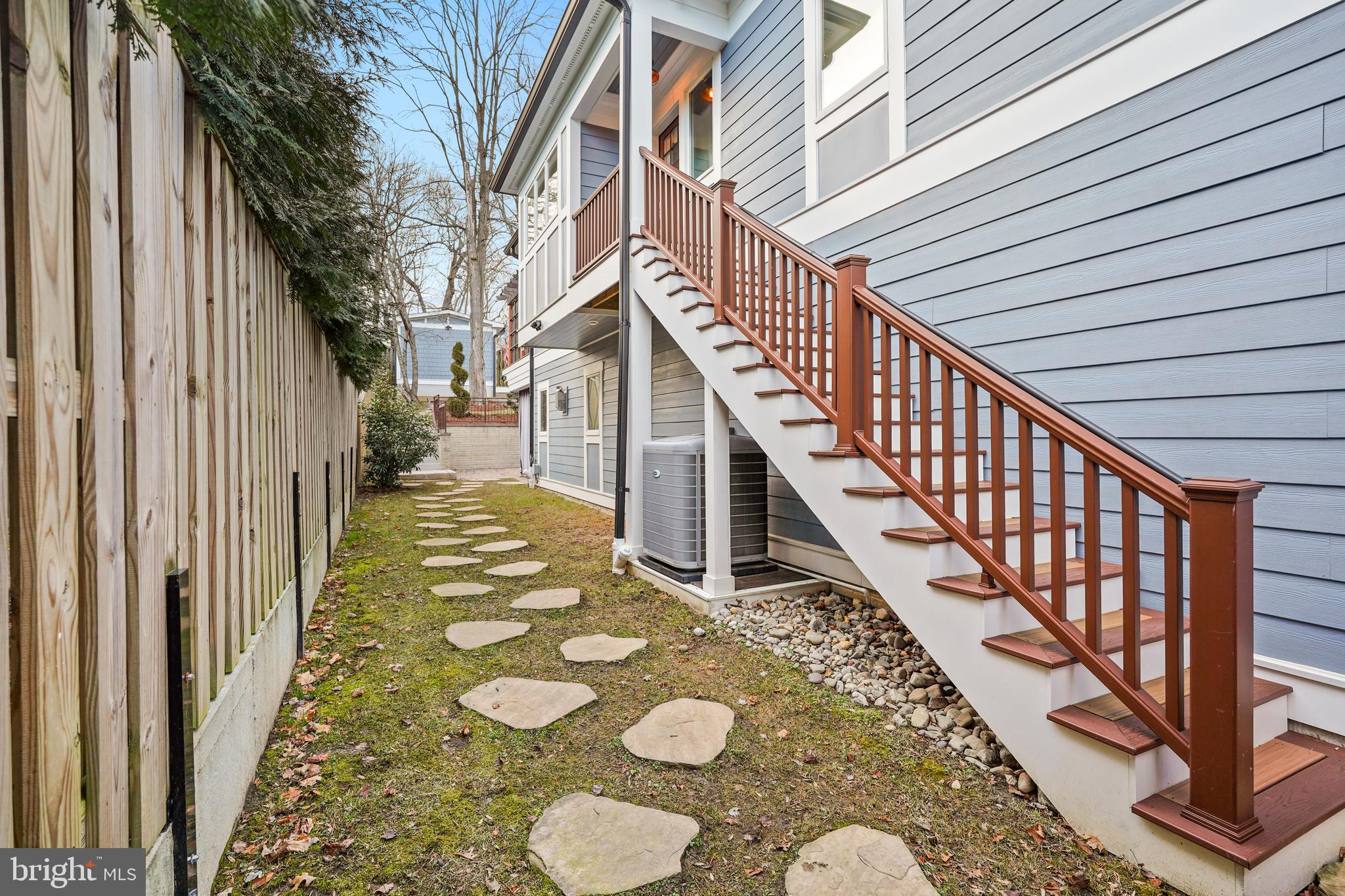 LAYHILL VILLAGE EAST - Residential