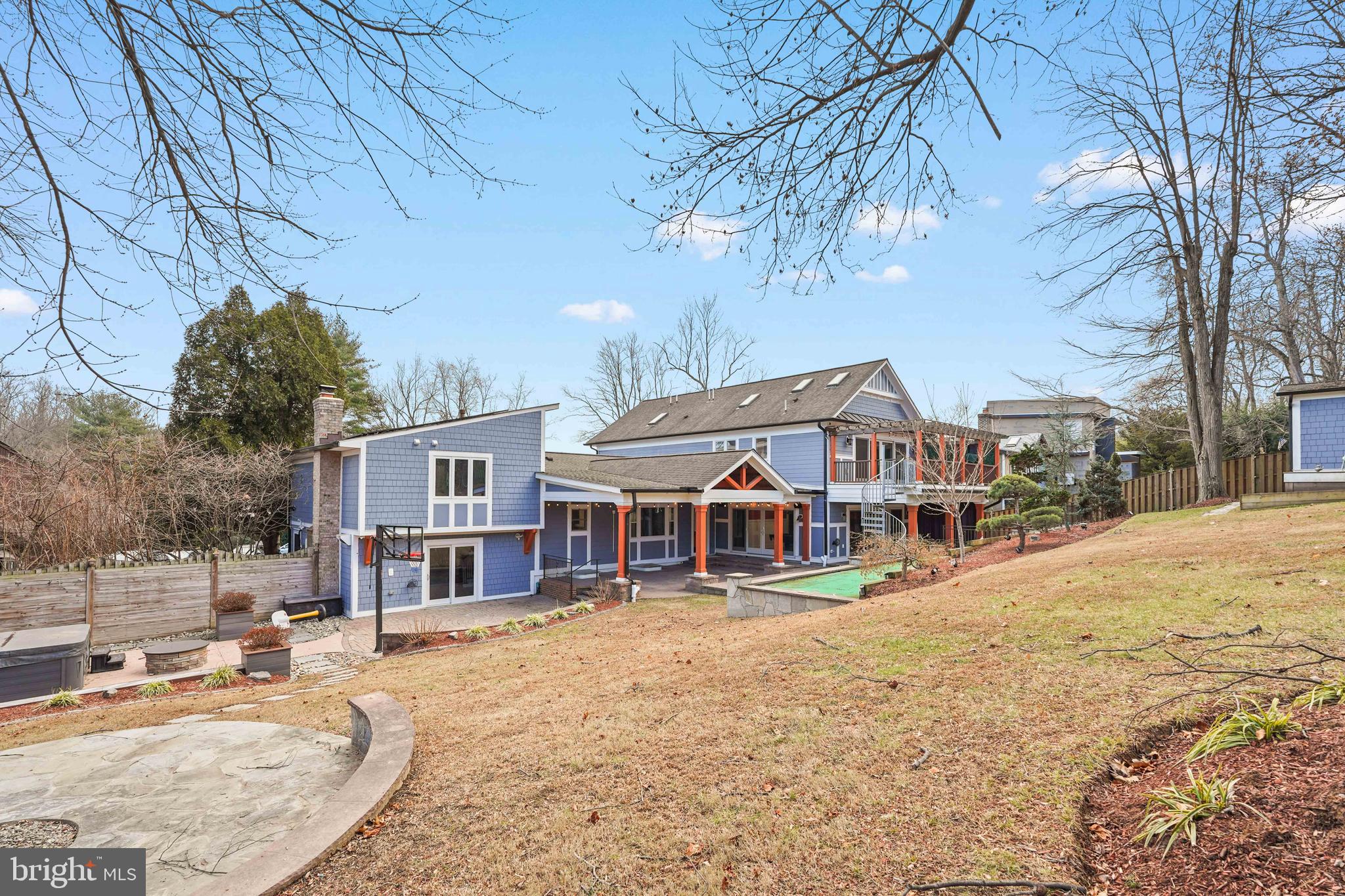 LAYHILL VILLAGE EAST - Residential