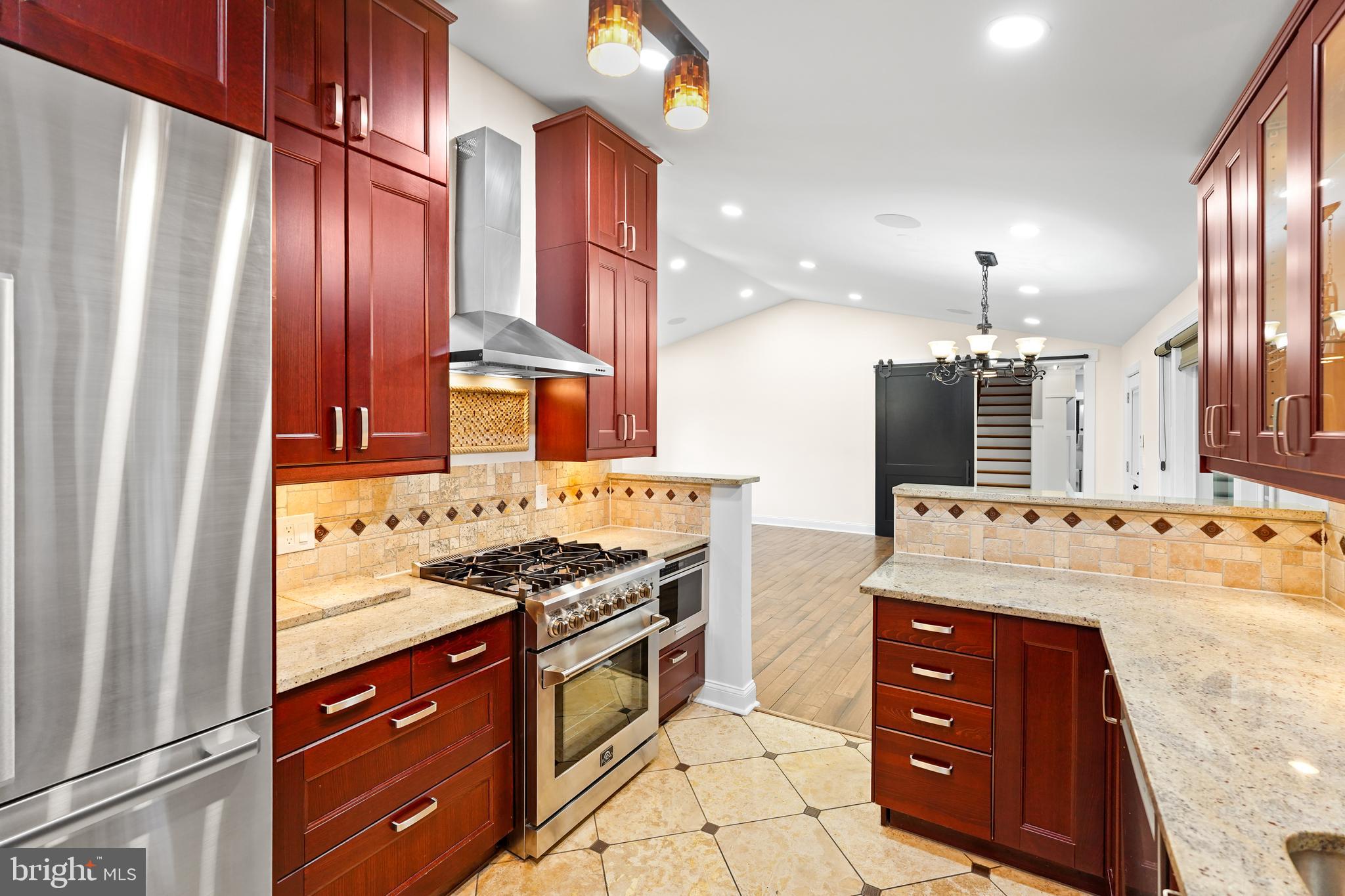 LAYHILL VILLAGE EAST - Residential