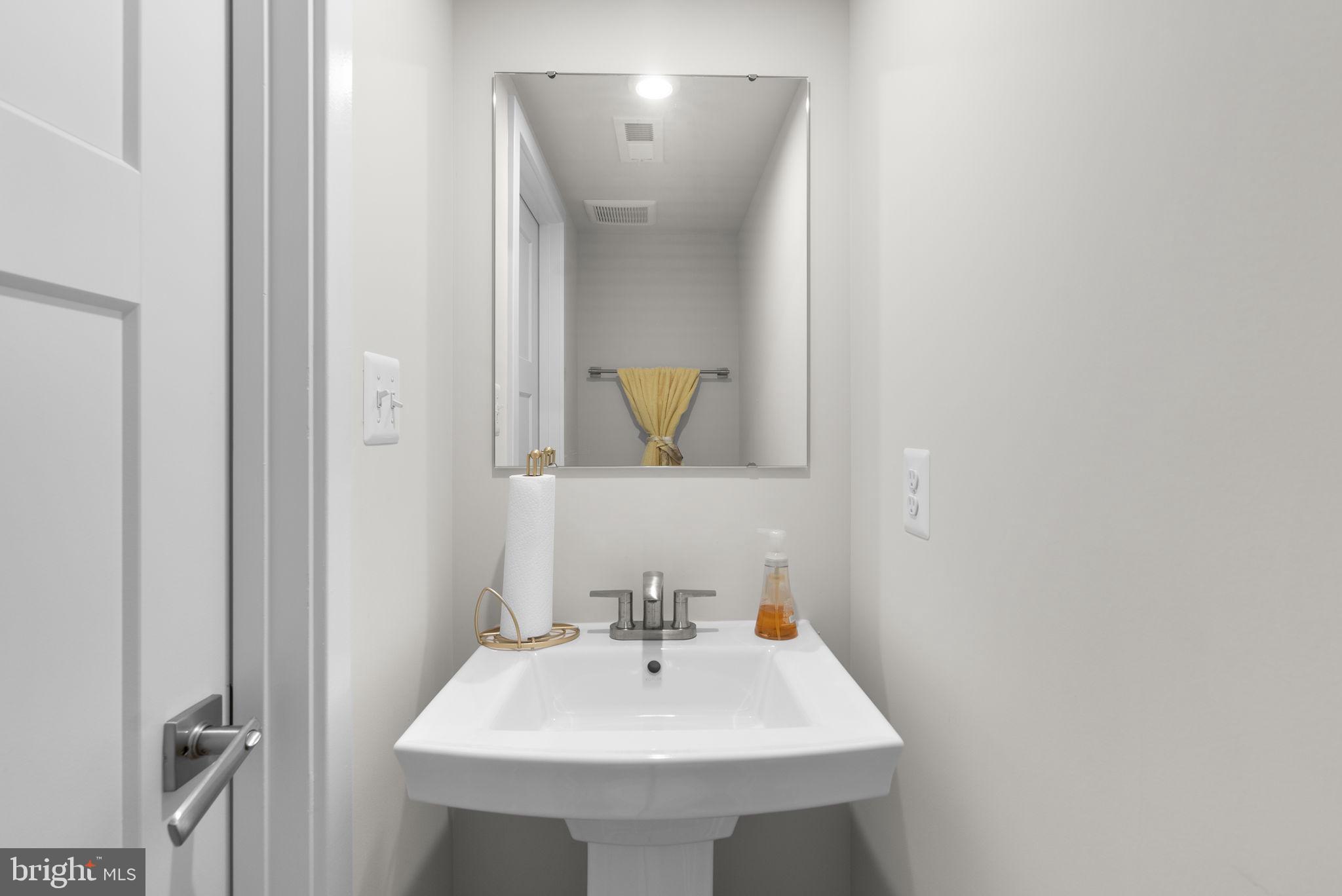 BELLE AIR TOWNHOMES - Residential