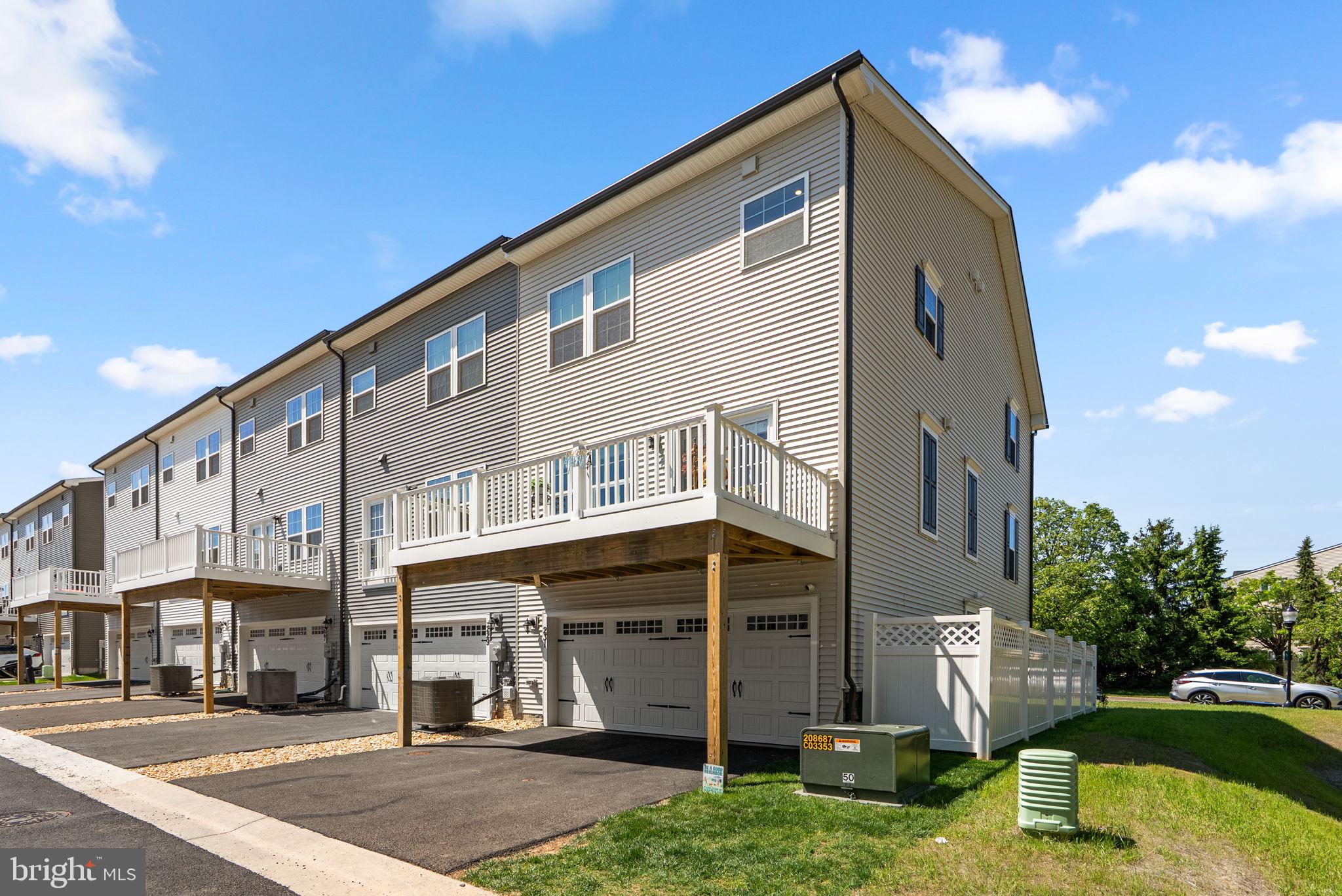 BELLE AIR TOWNHOMES - Residential