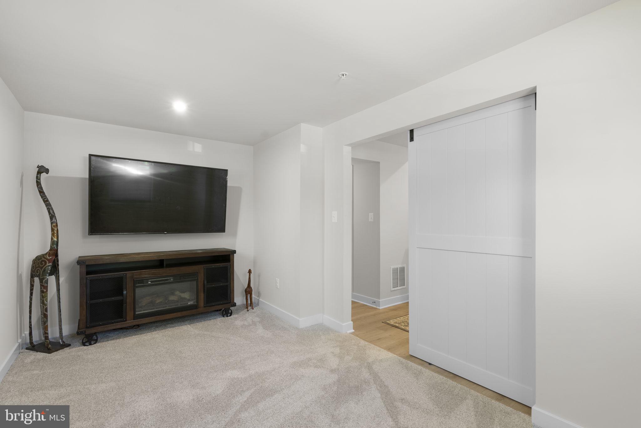 BELLE AIR TOWNHOMES - Residential