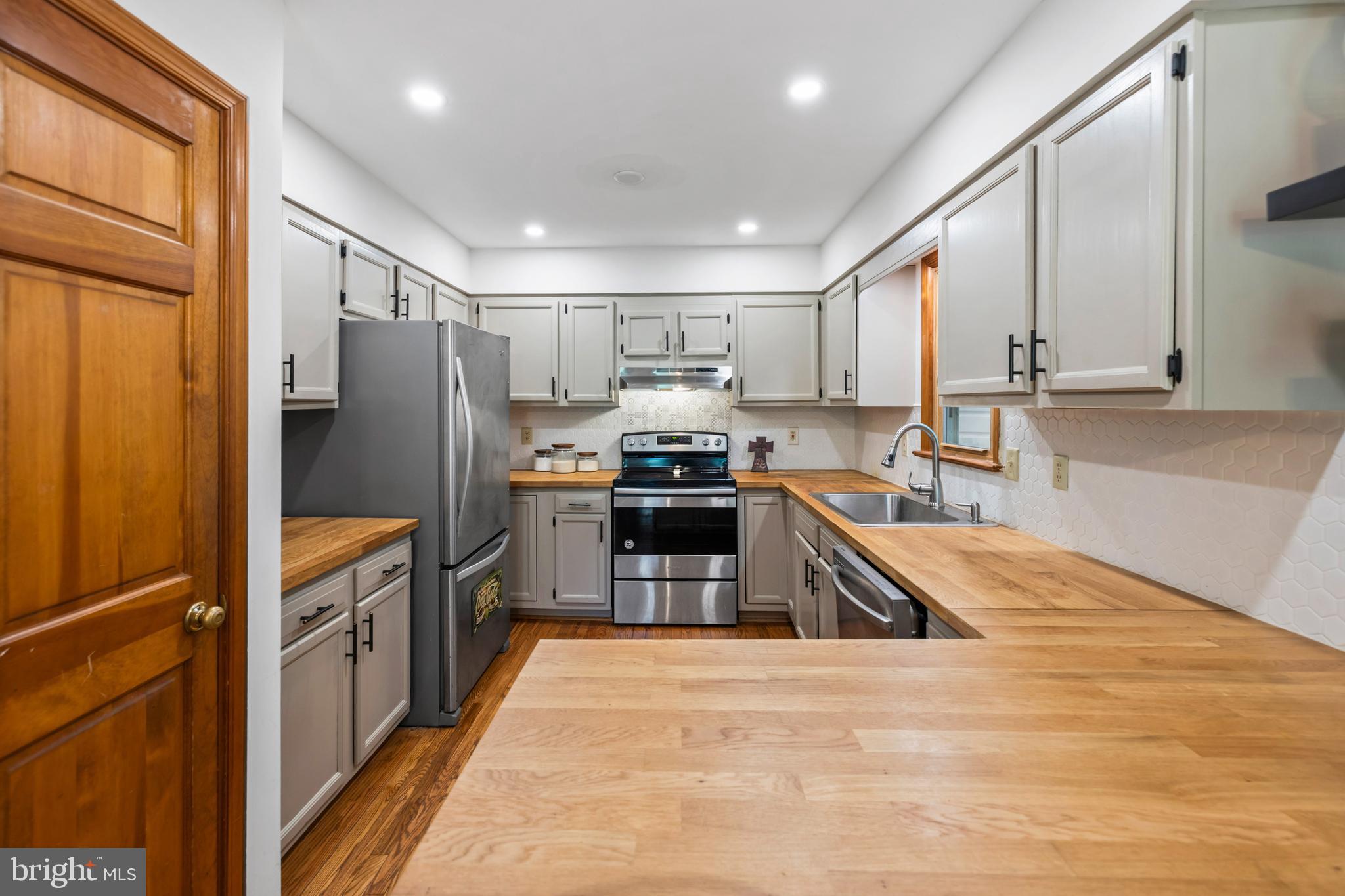 LAKE ACRES - Residential