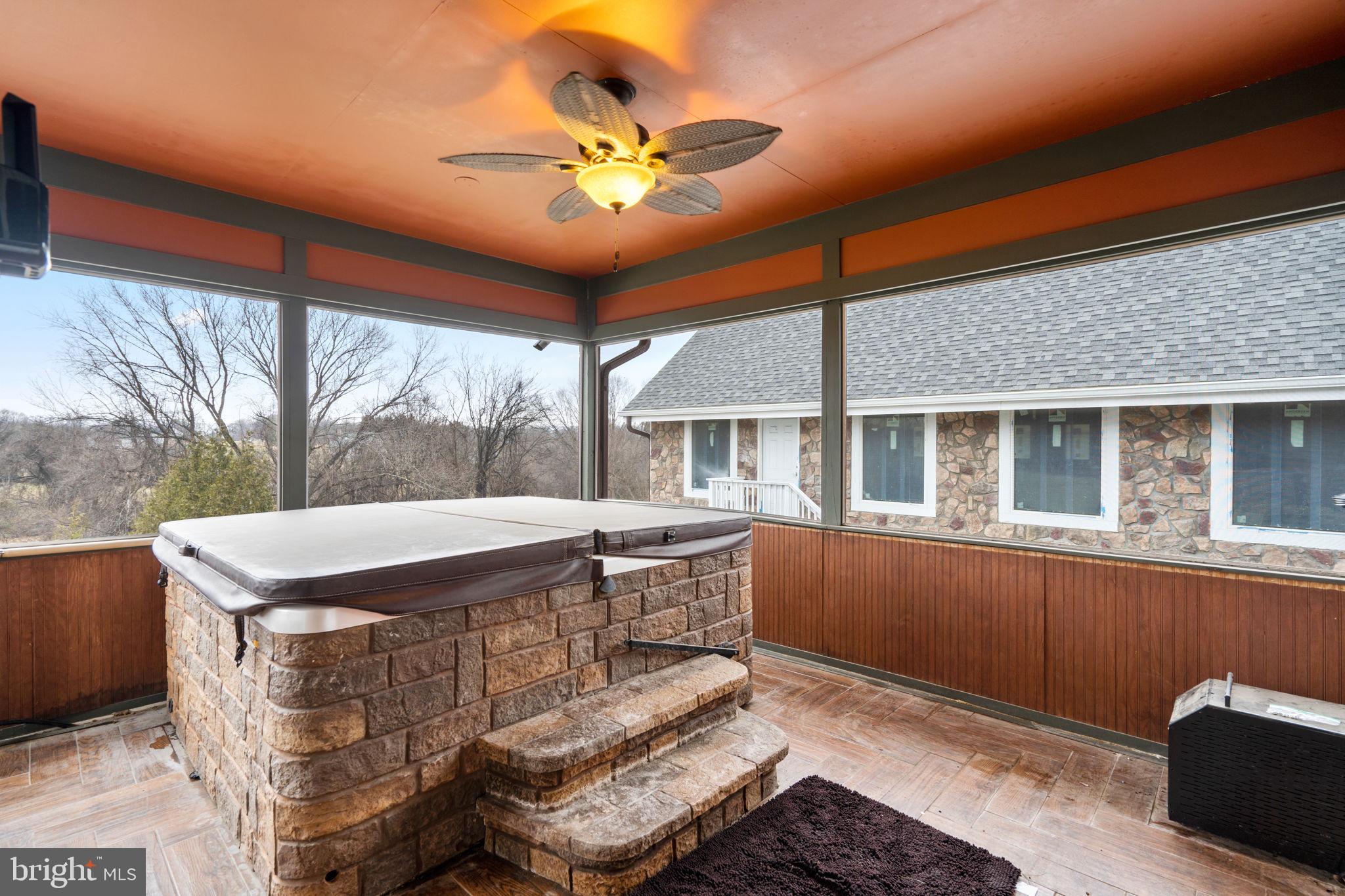 LONE OAK - Residential