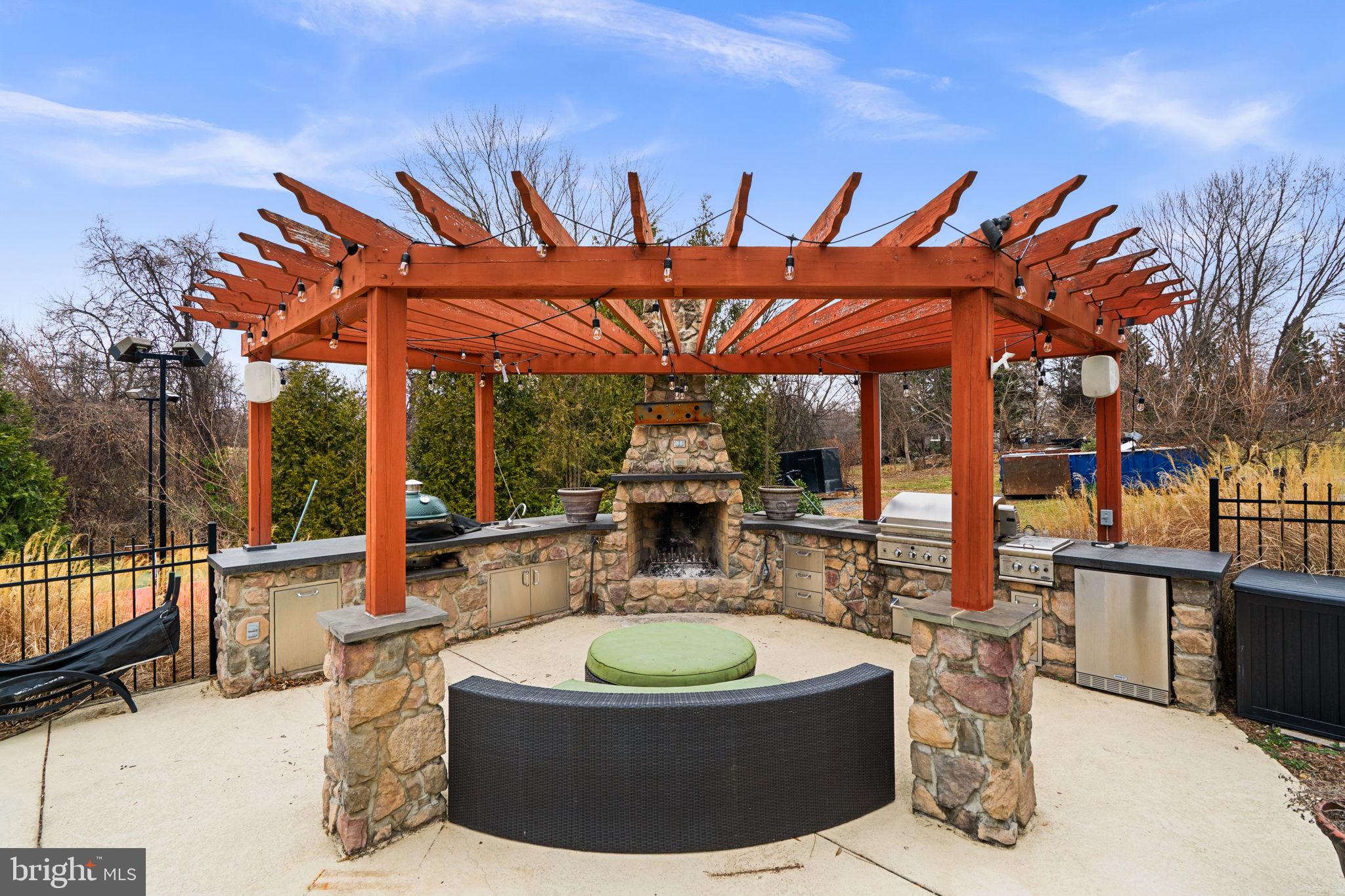 LONE OAK - Residential