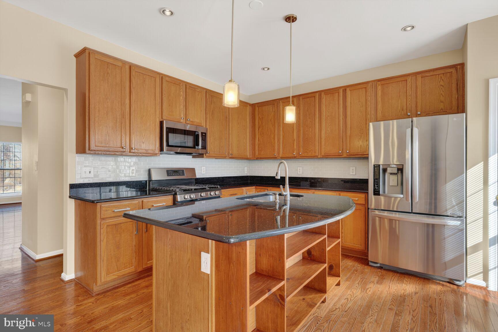 ISLAND CREEK - Residential