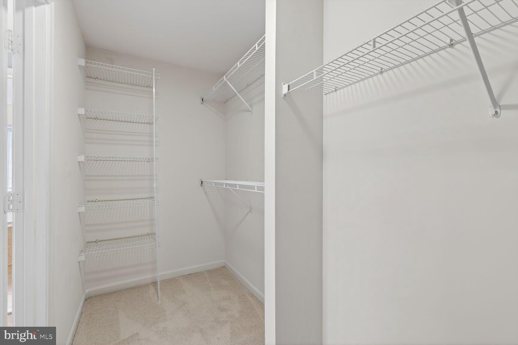 ISLAND CREEK - Residential