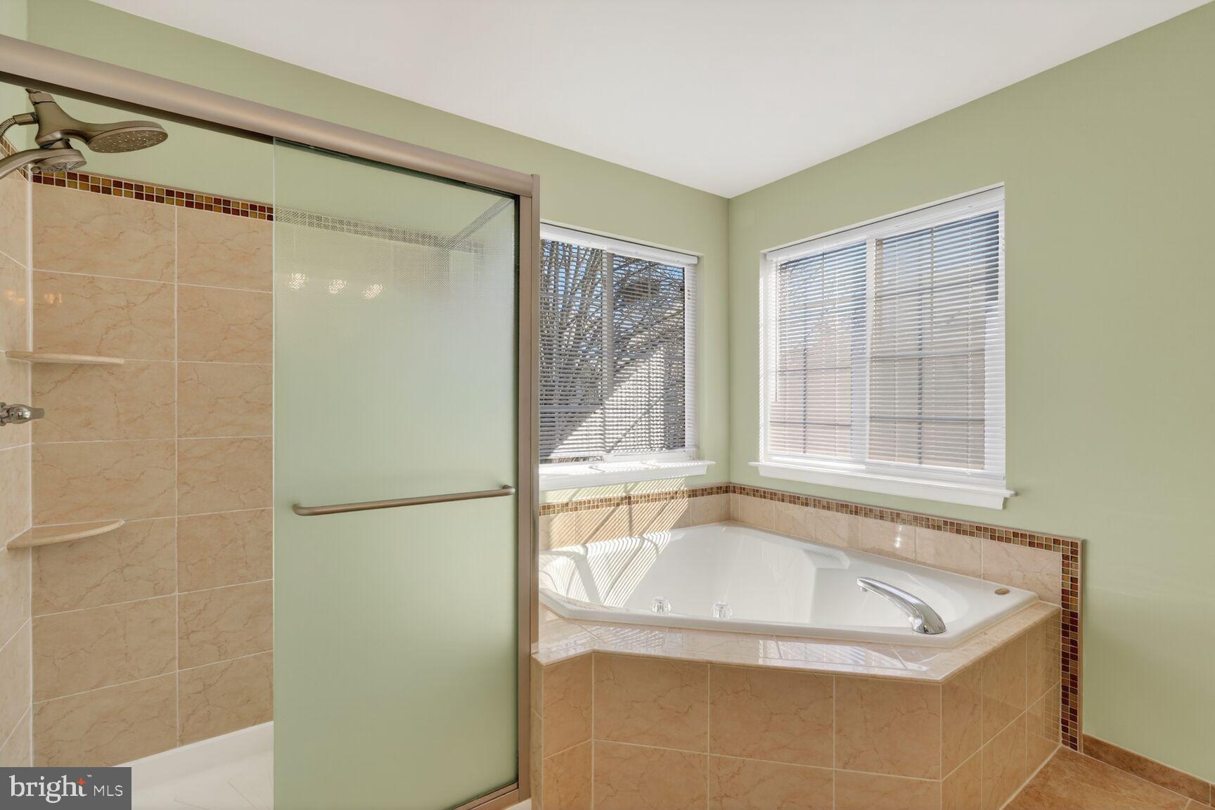 ISLAND CREEK - Residential