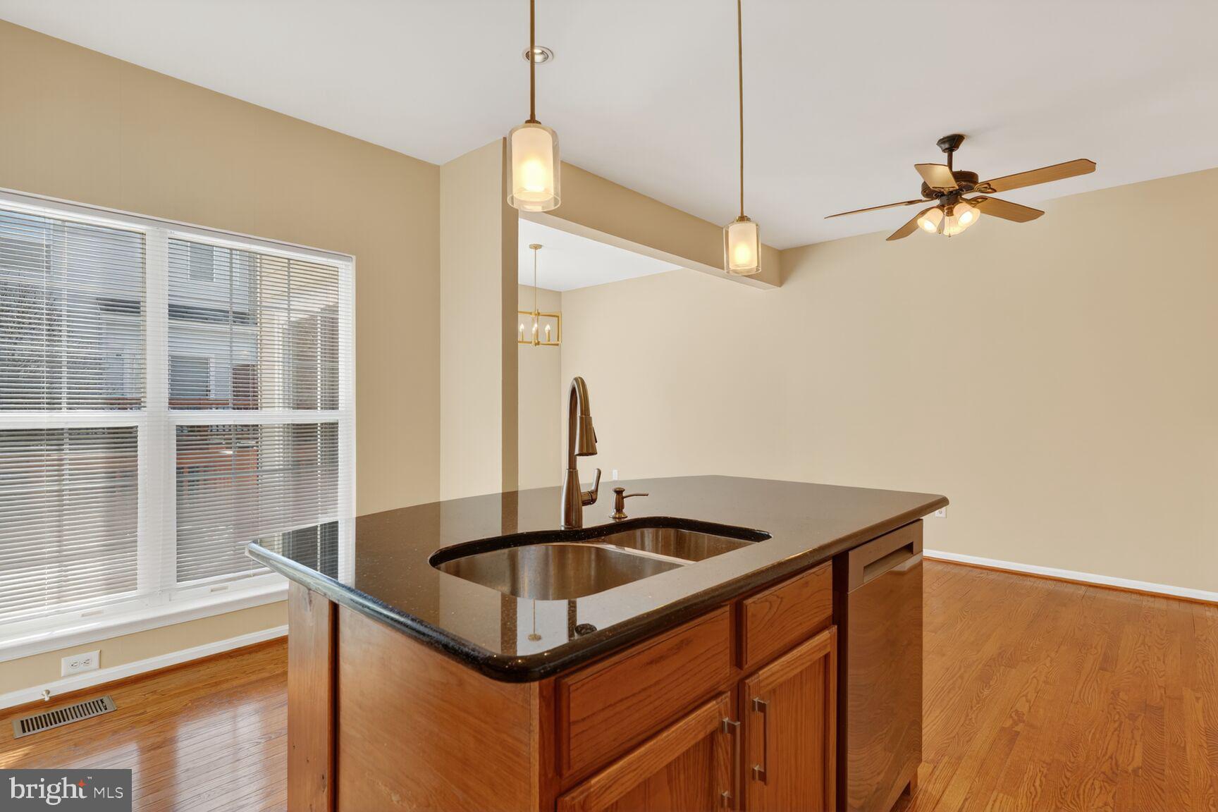 ISLAND CREEK - Residential