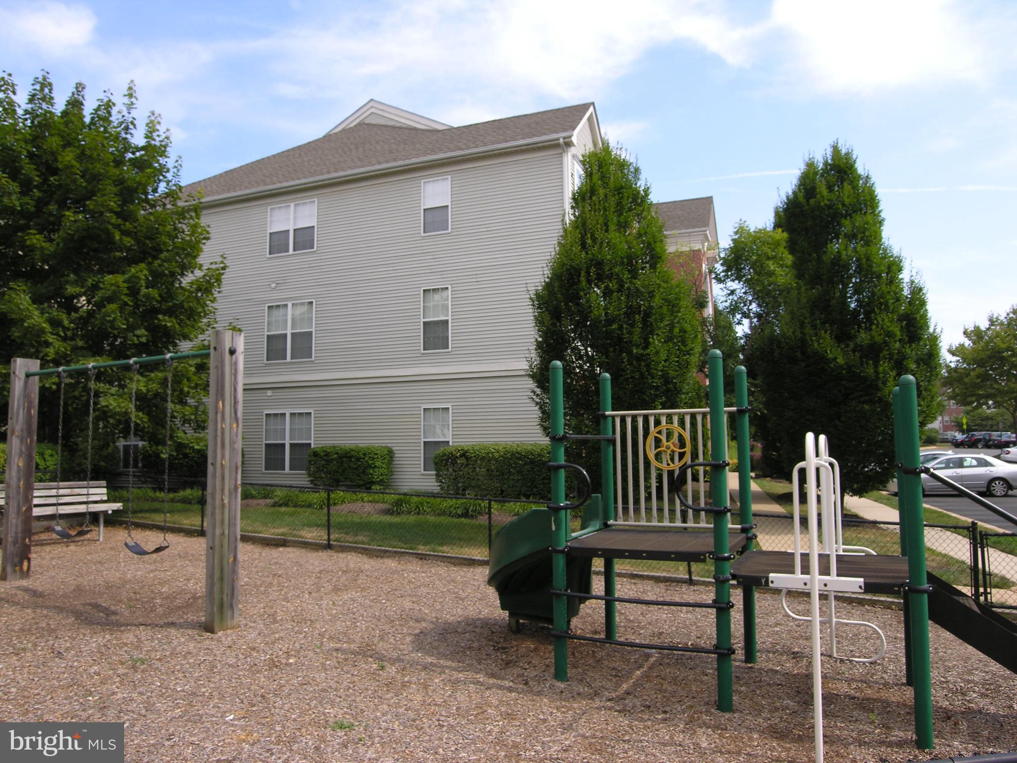 ISLAND CREEK - Residential