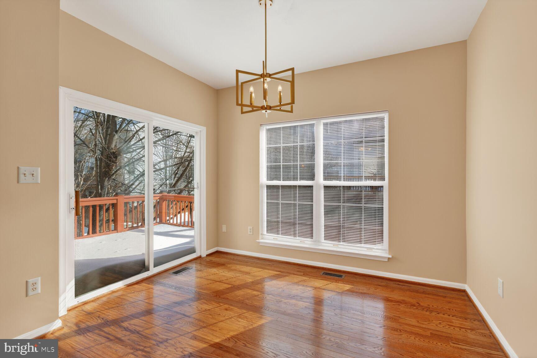 ISLAND CREEK - Residential