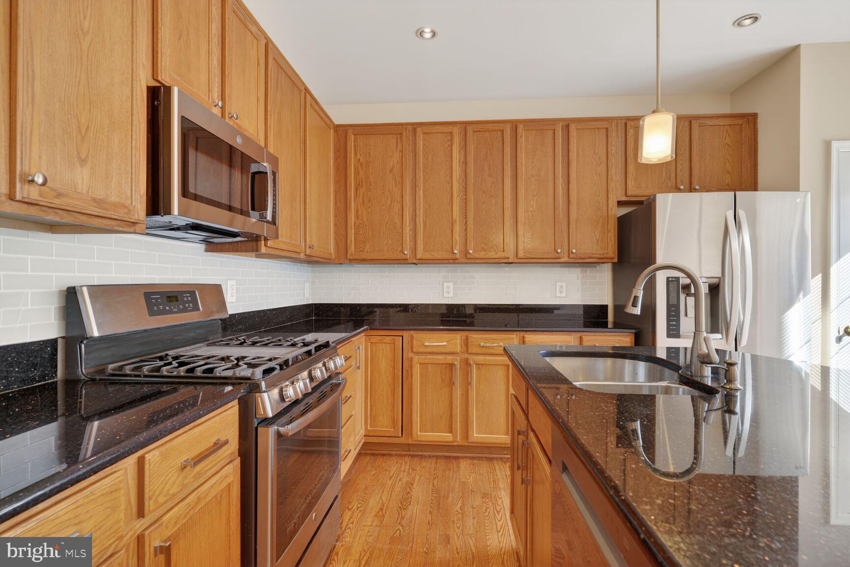 ISLAND CREEK - Residential