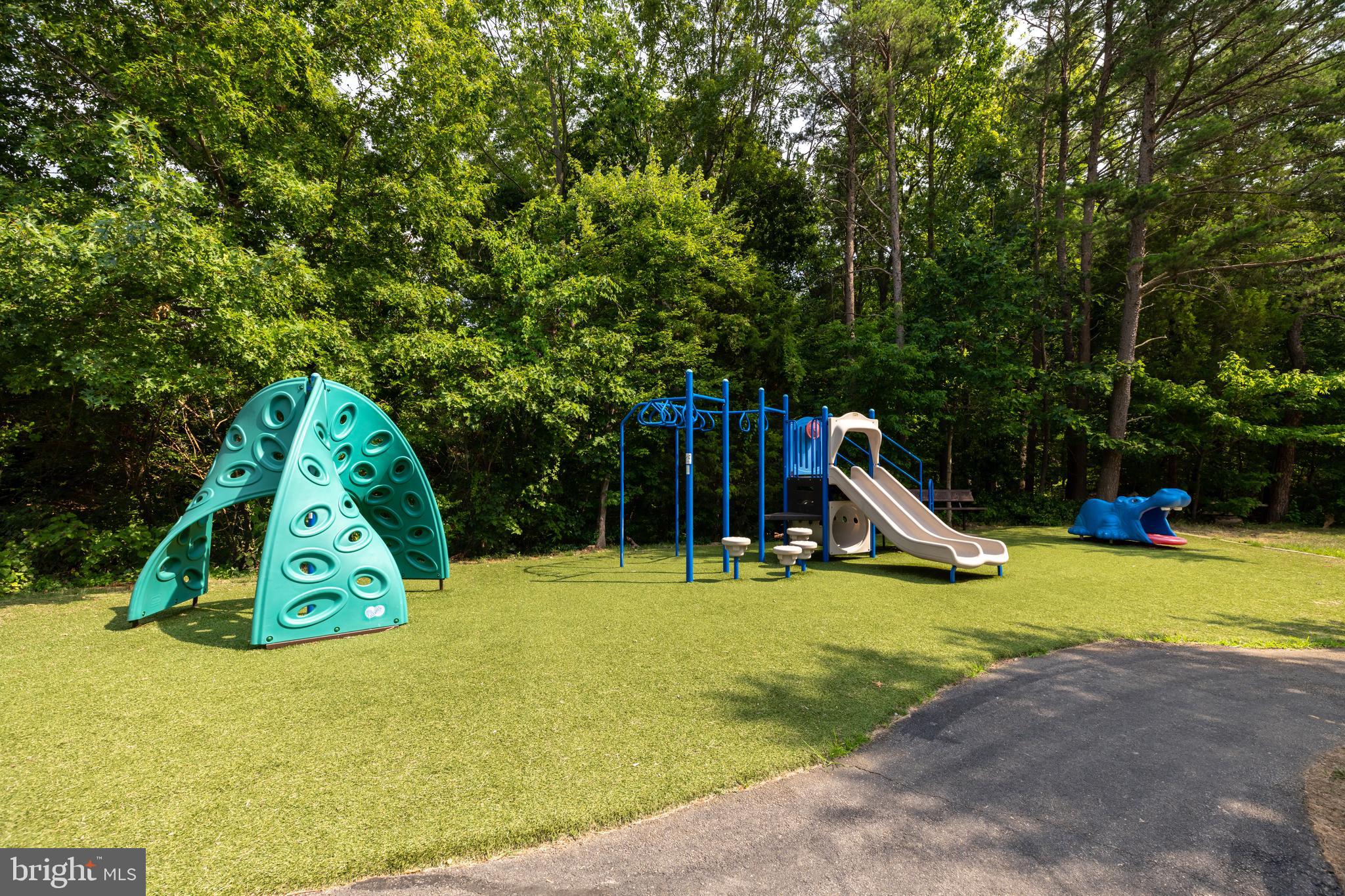 ISLAND CREEK - Residential