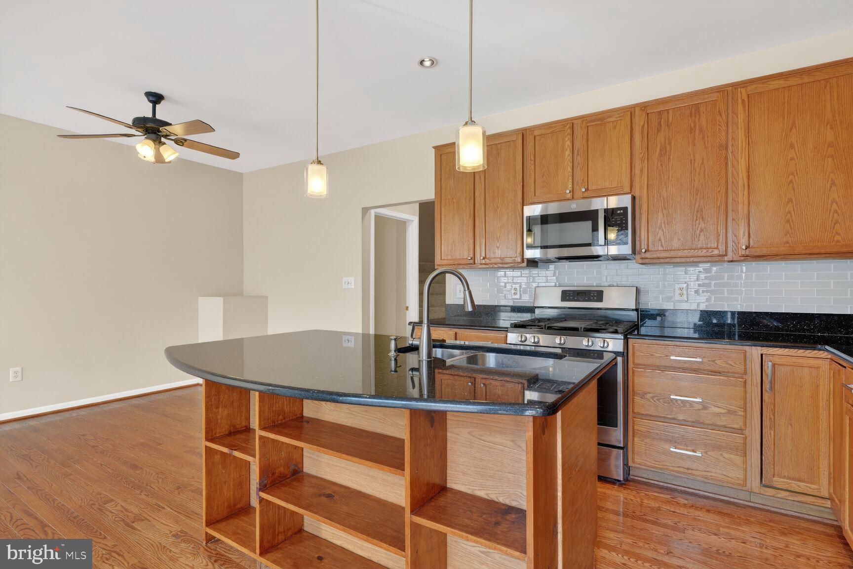 ISLAND CREEK - Residential