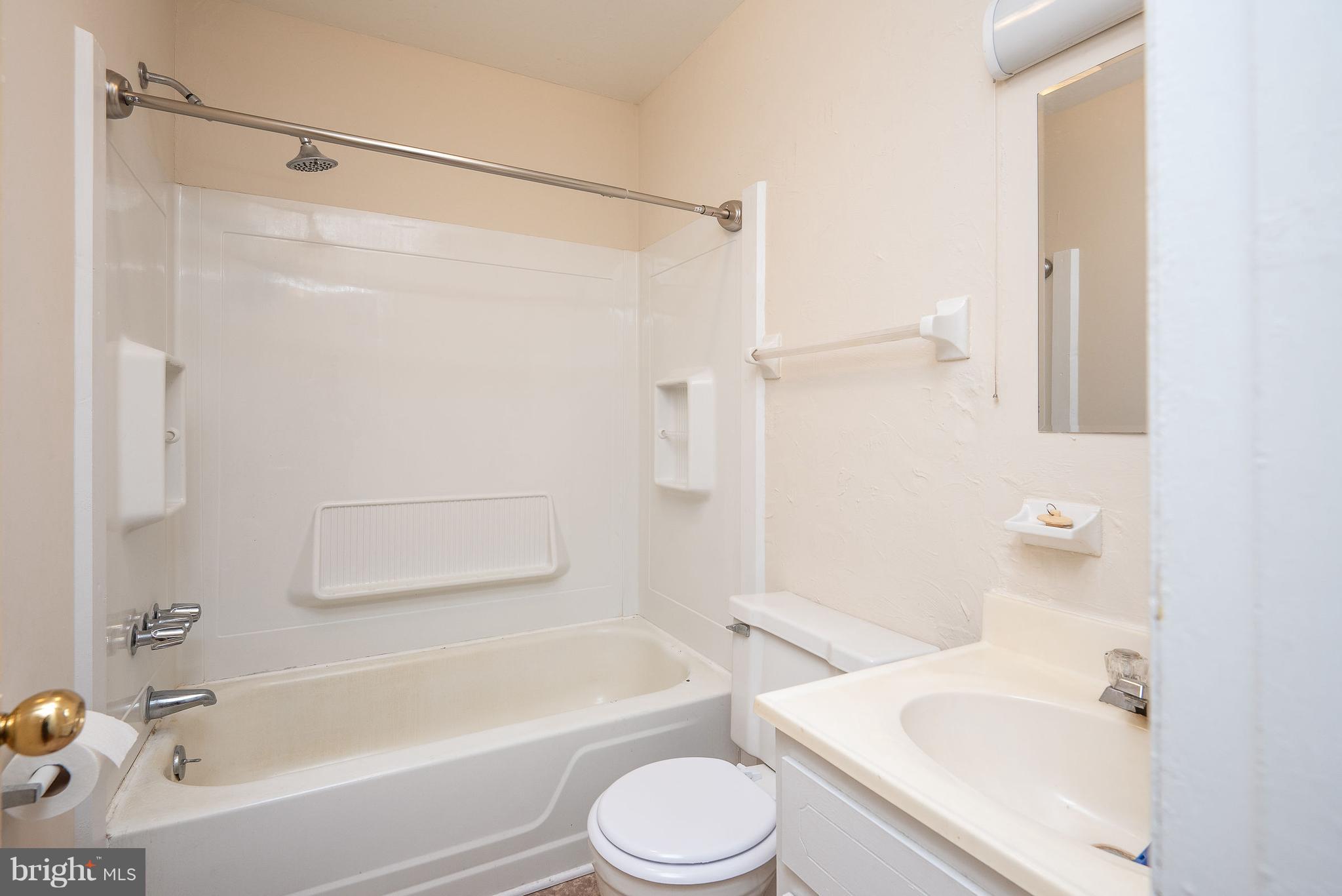 BAYBERRY ESTATES - Residential Lease