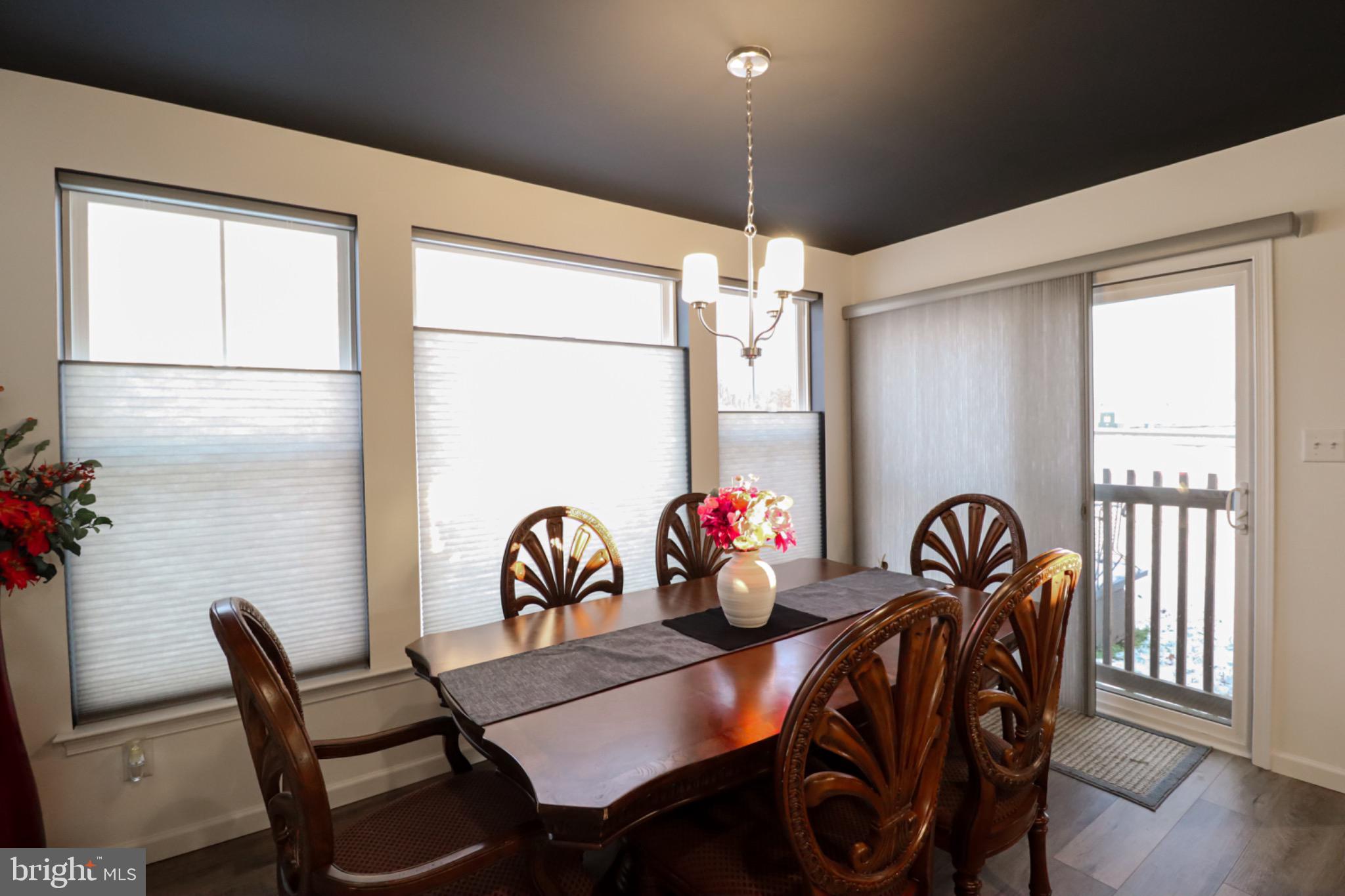 THE SEASONS - Residential