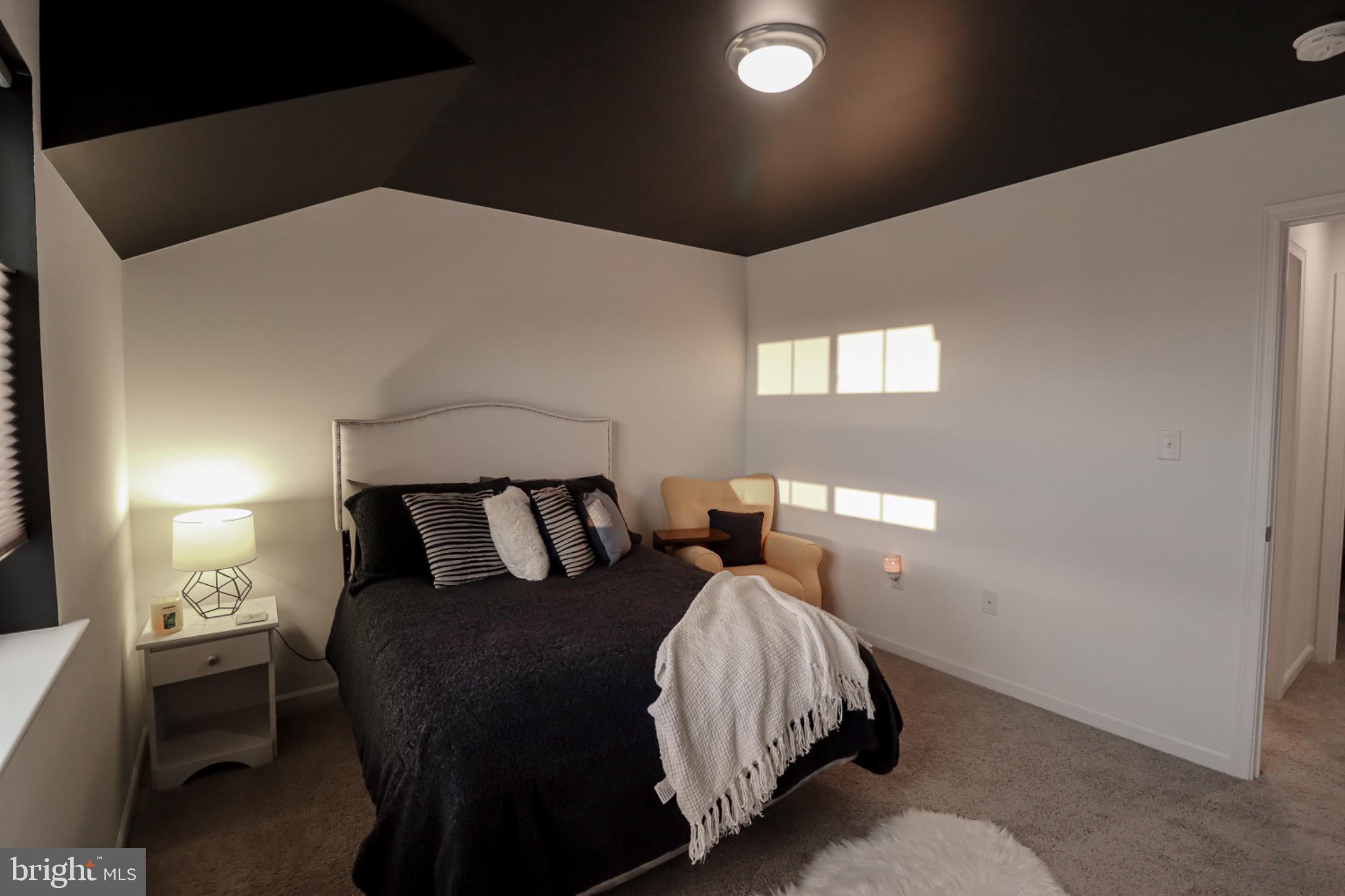 THE SEASONS - Residential