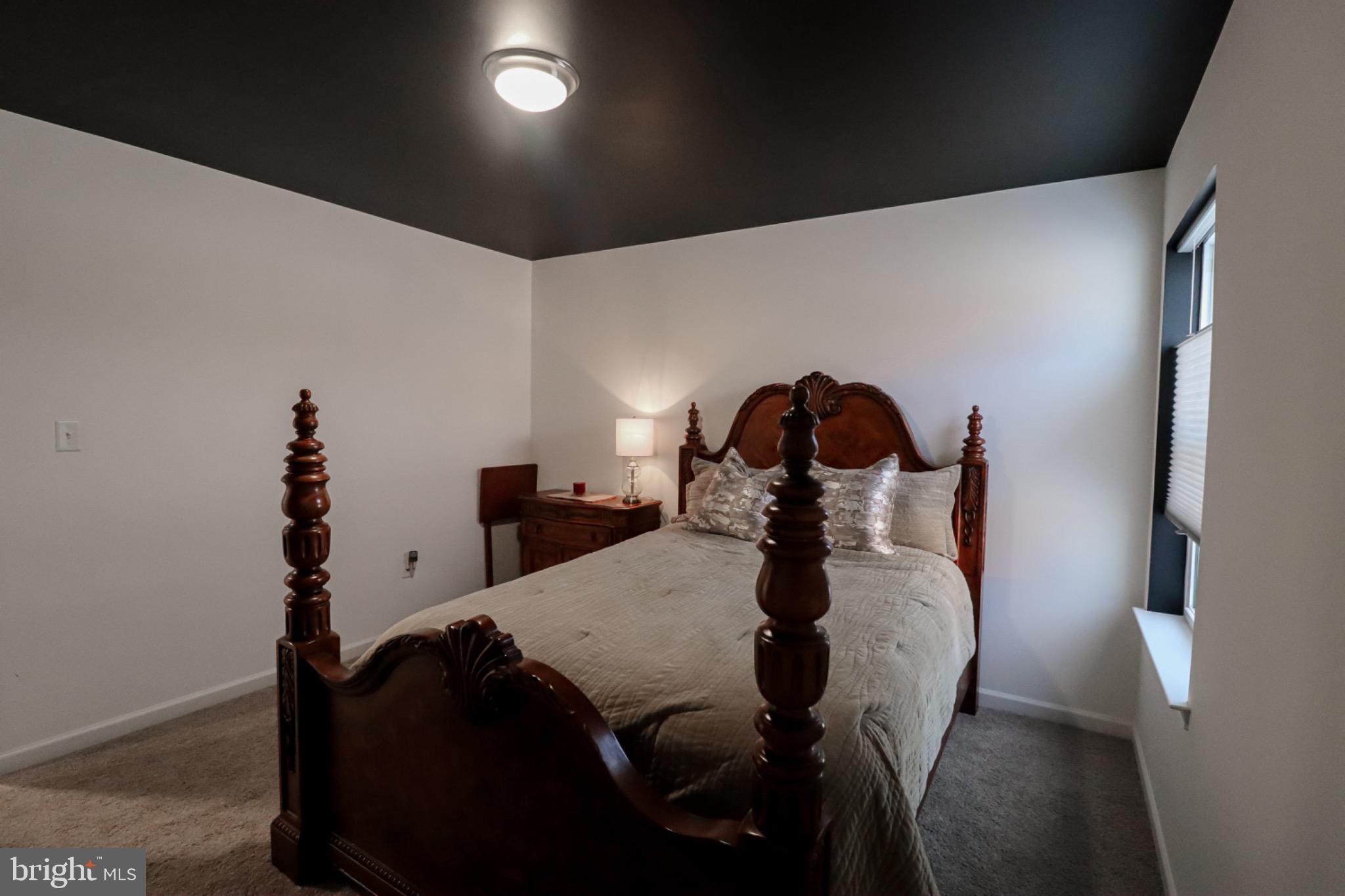 THE SEASONS - Residential